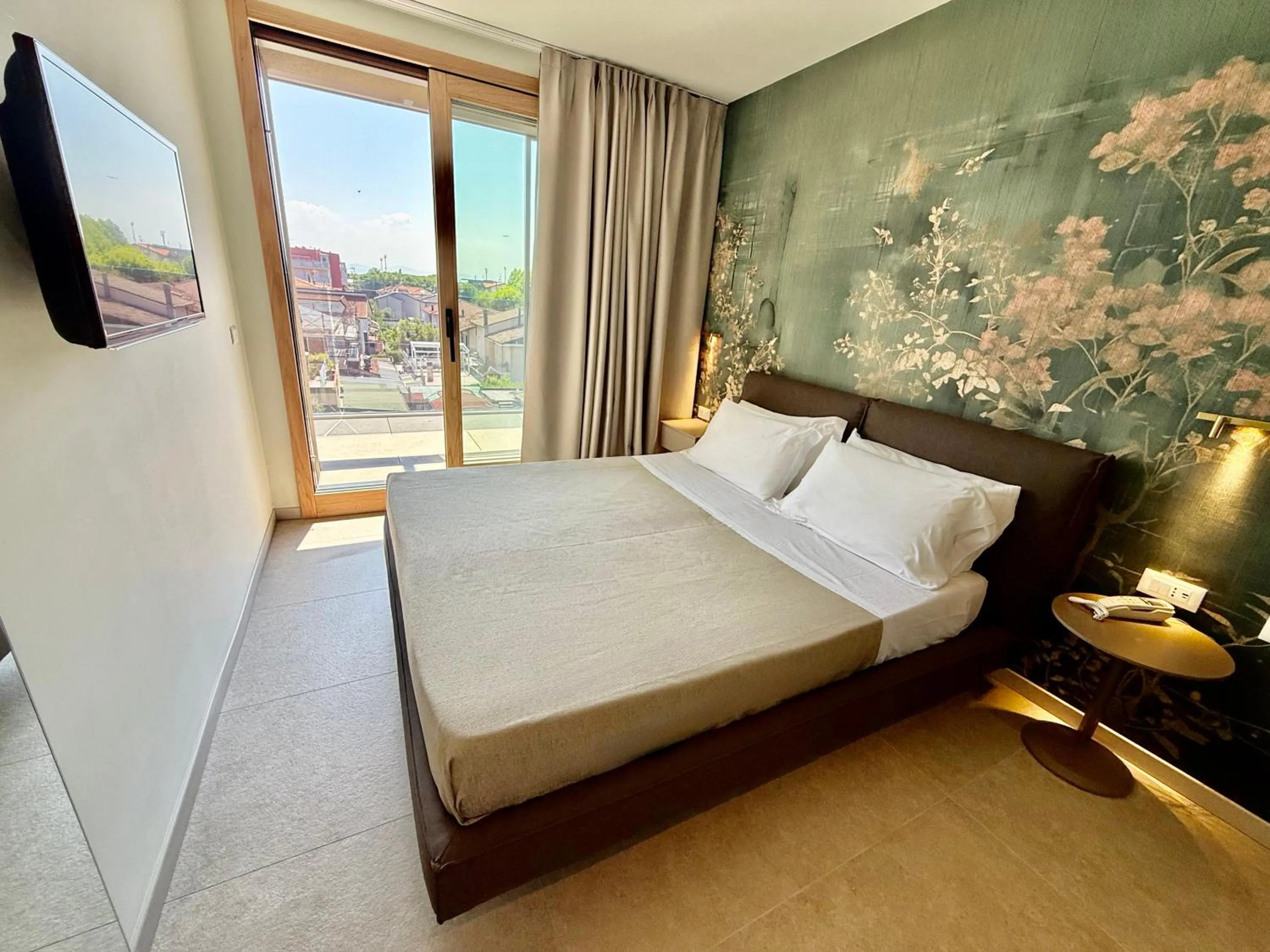 Bed in Hotel Paris Resort