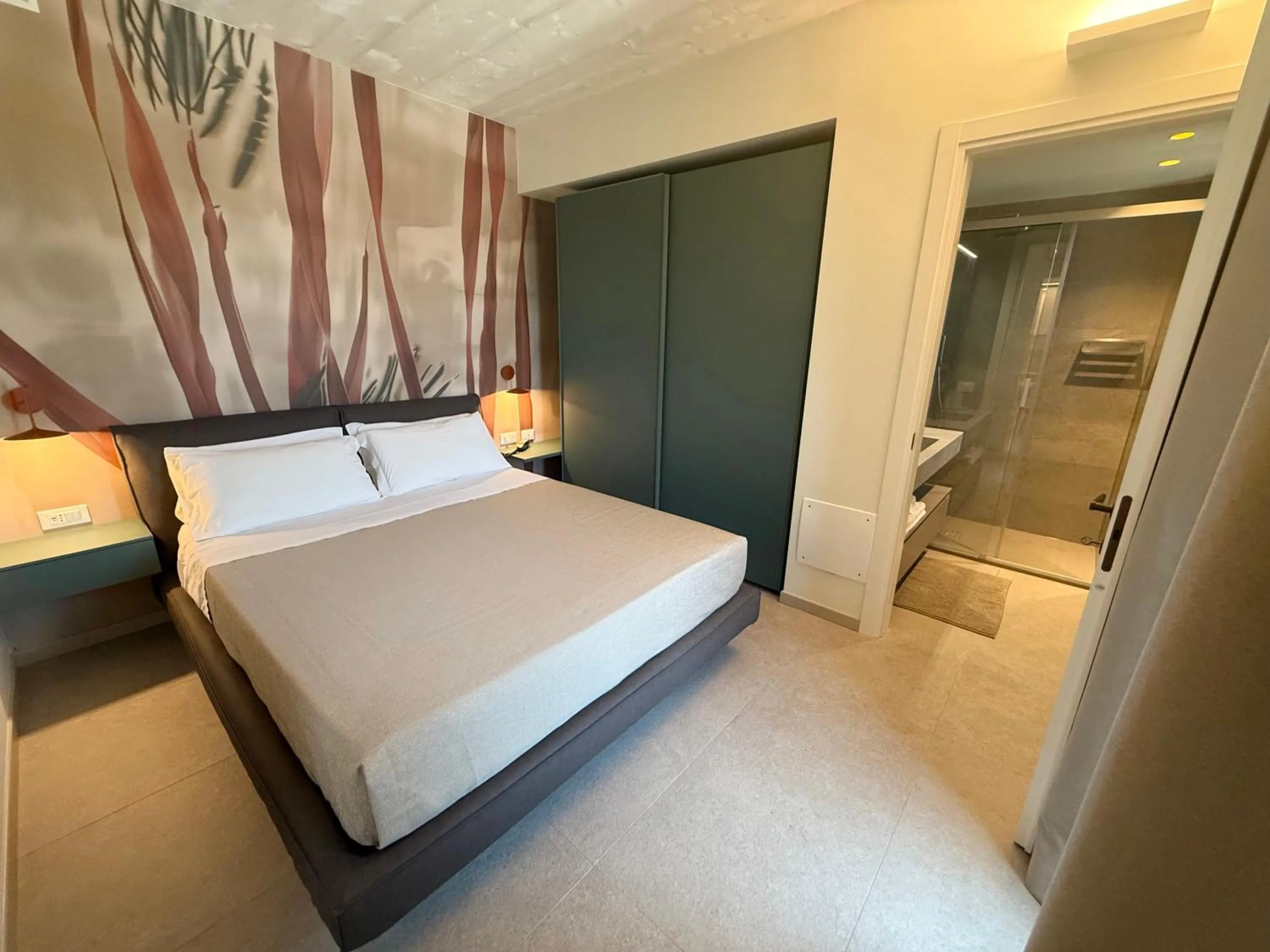 Bed in Hotel Paris Resort