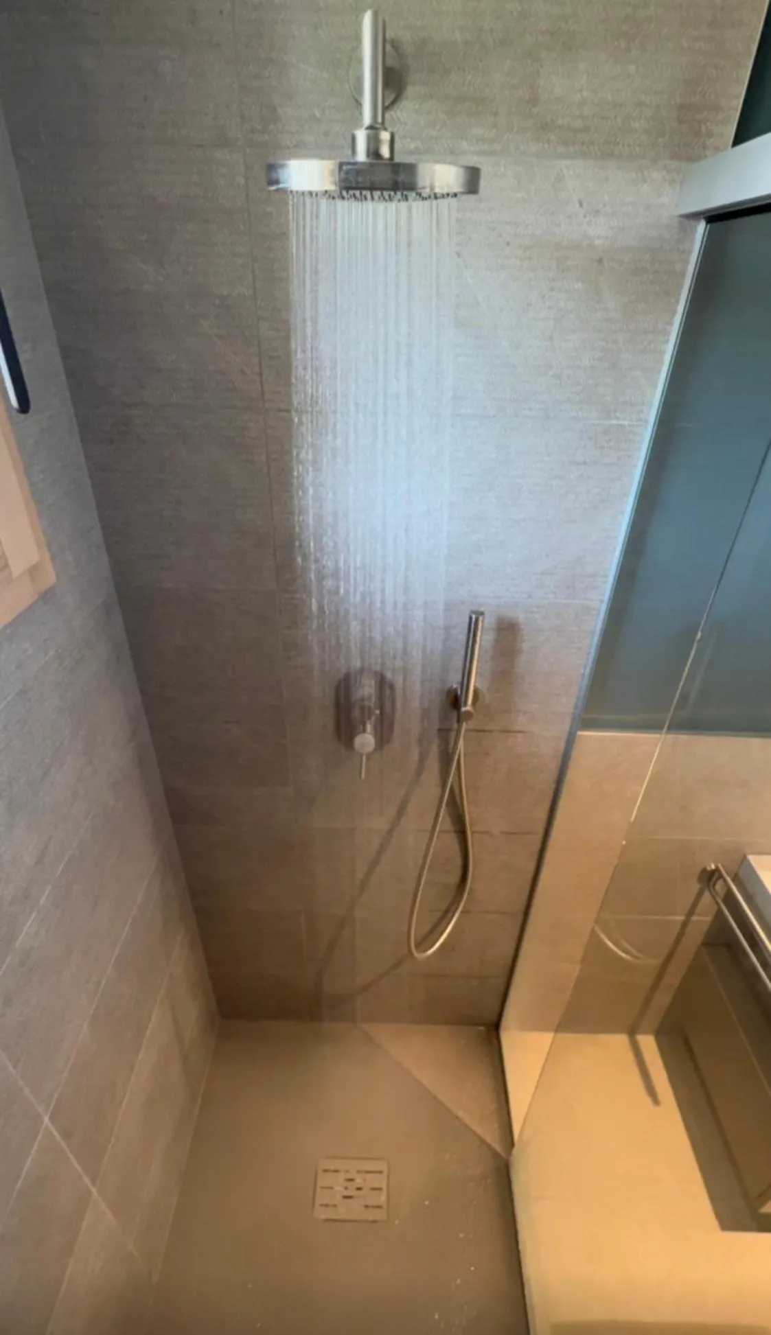 Shower in Hotel Paris Resort