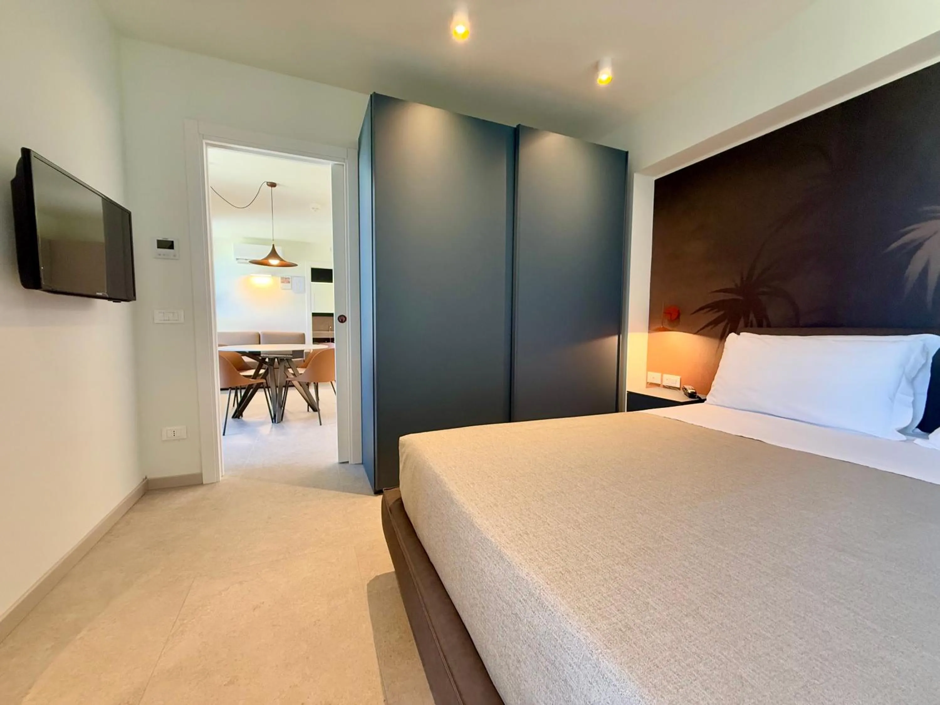 Bed in Hotel Paris Resort