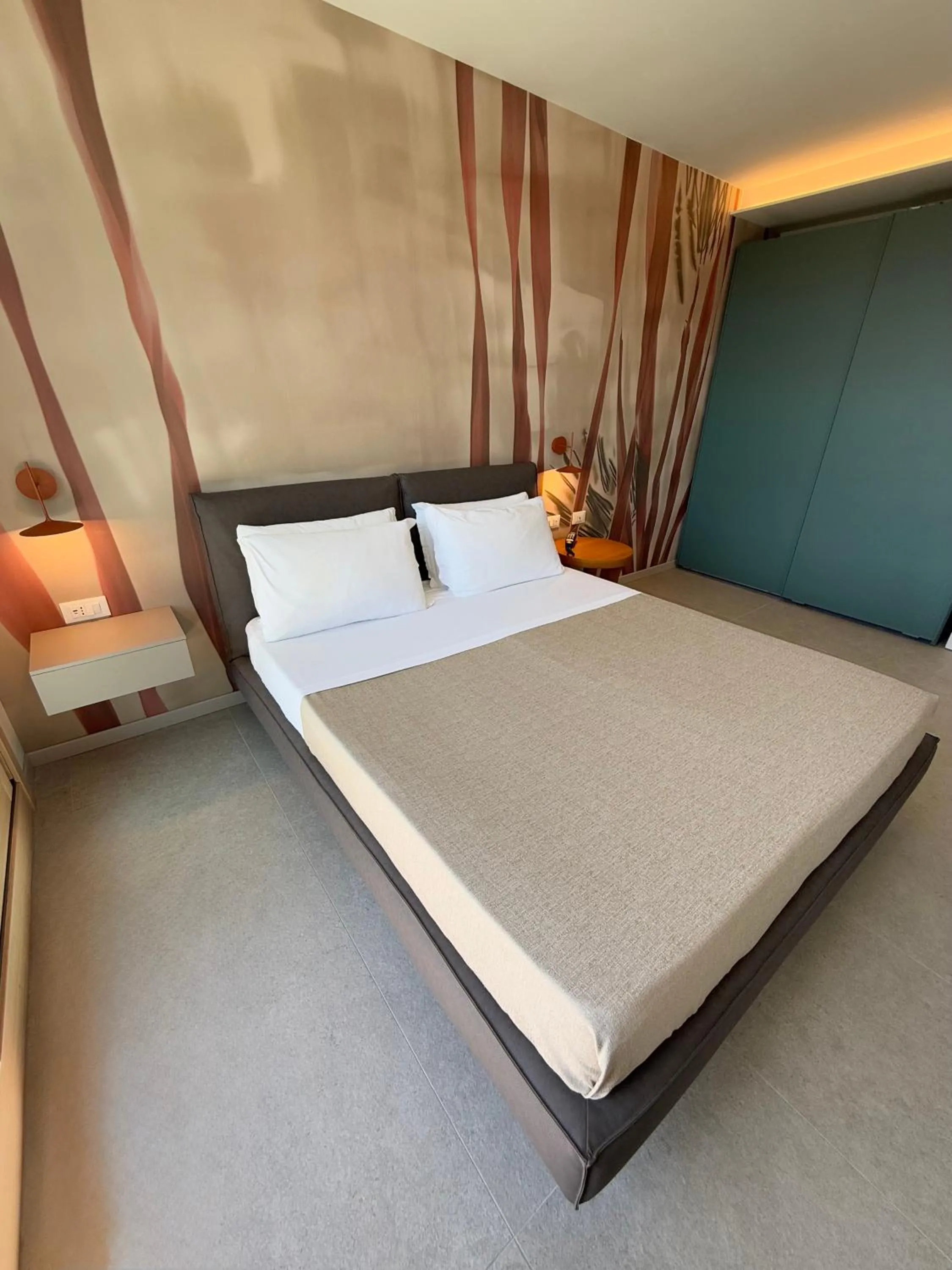 Bed in Hotel Paris Resort