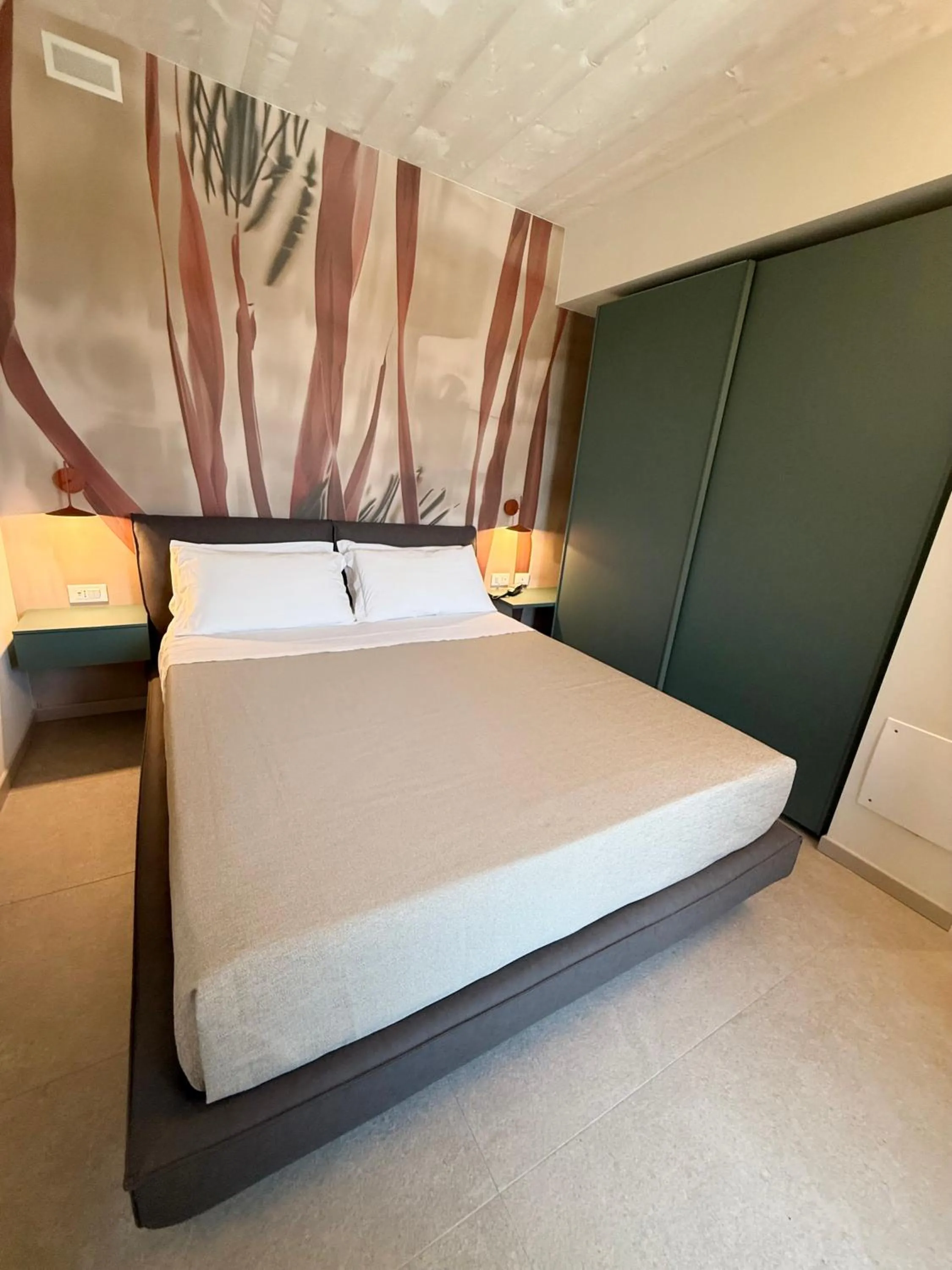 Bed in Hotel Paris Resort