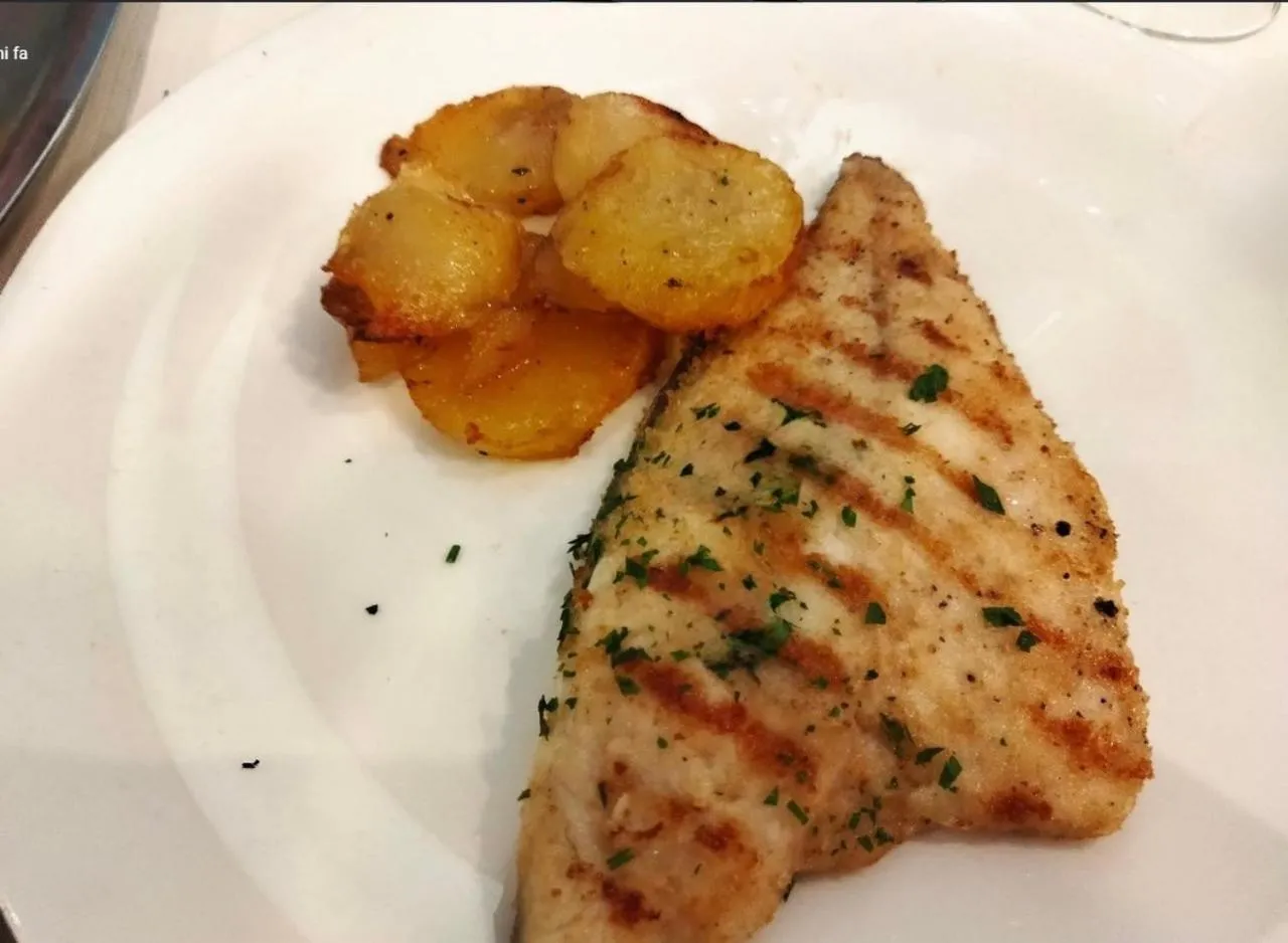 Restaurant/places to eat in Hotel Paris Resort