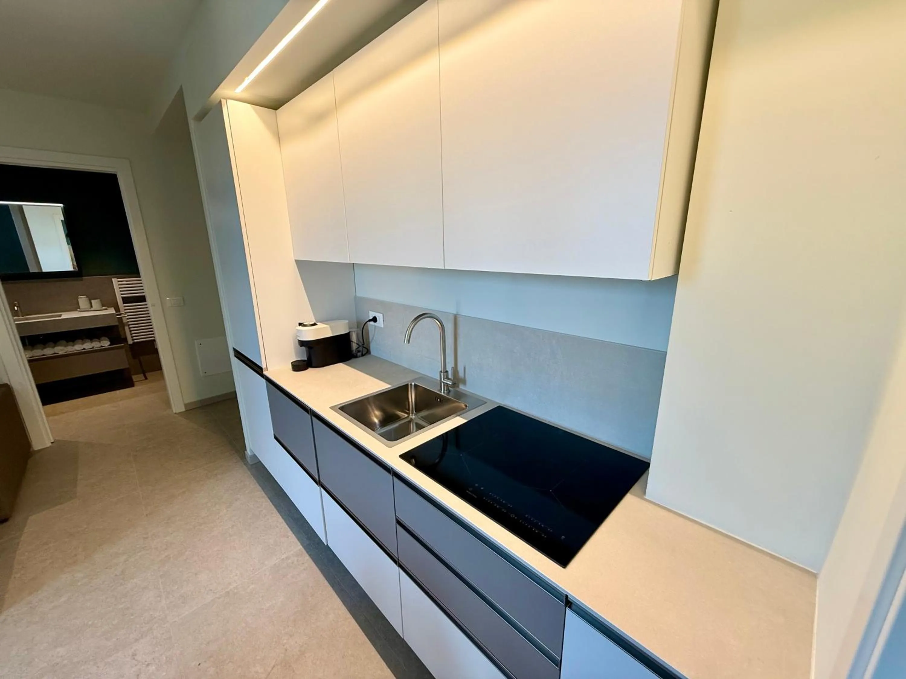 Kitchen or kitchenette in Hotel Paris Resort