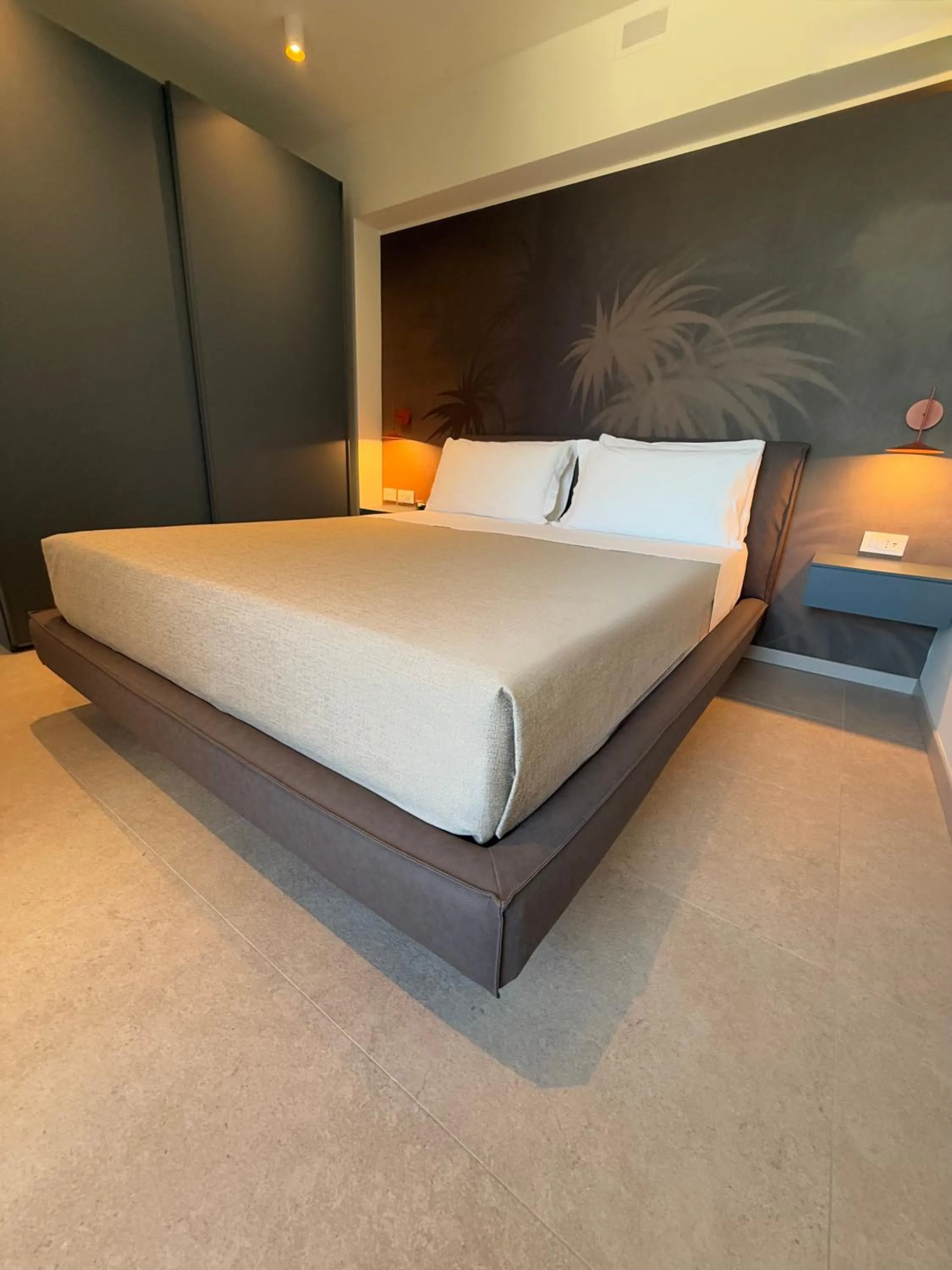 Bed in Hotel Paris Resort