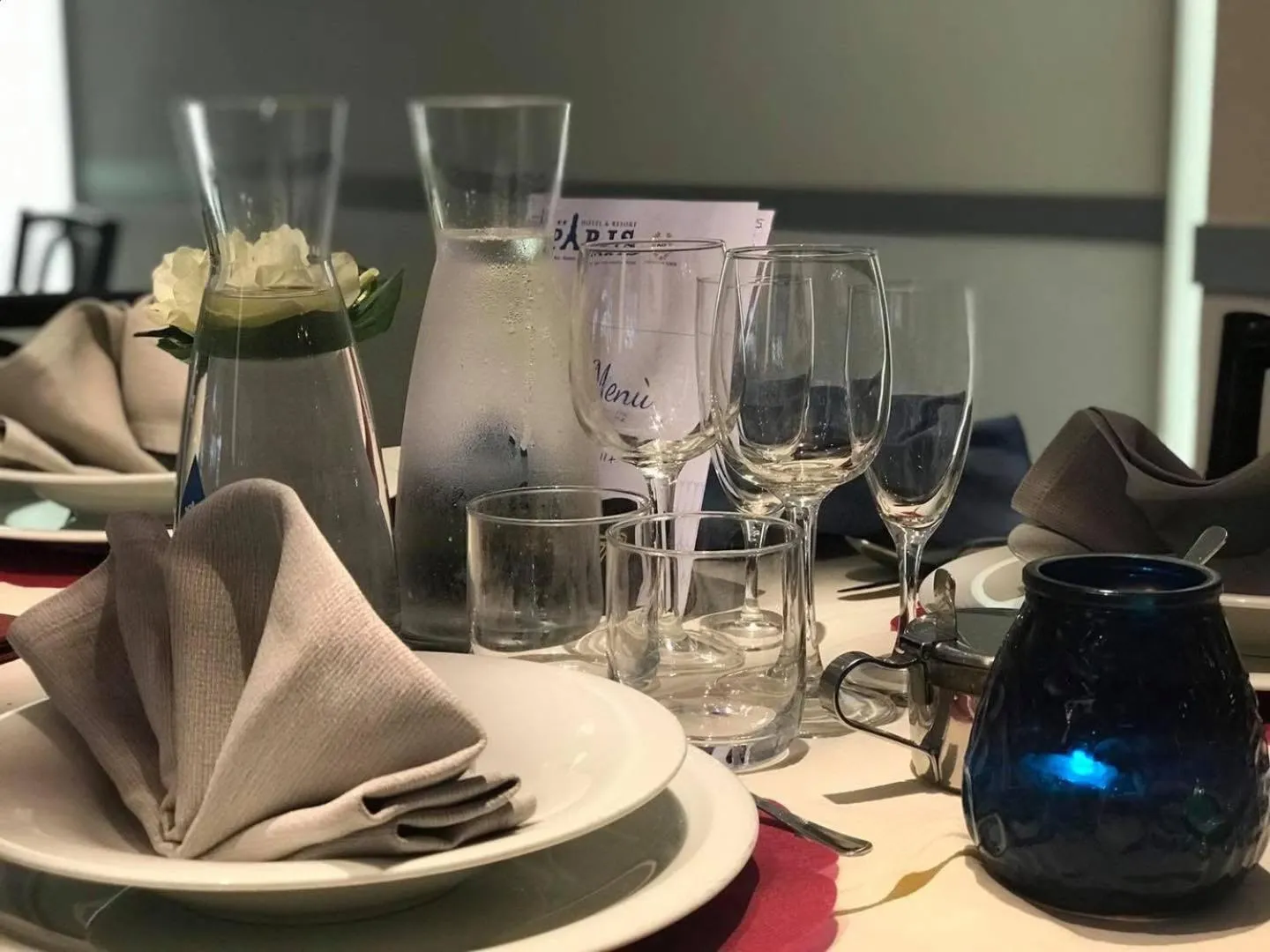 Restaurant/places to eat in Hotel Paris Resort