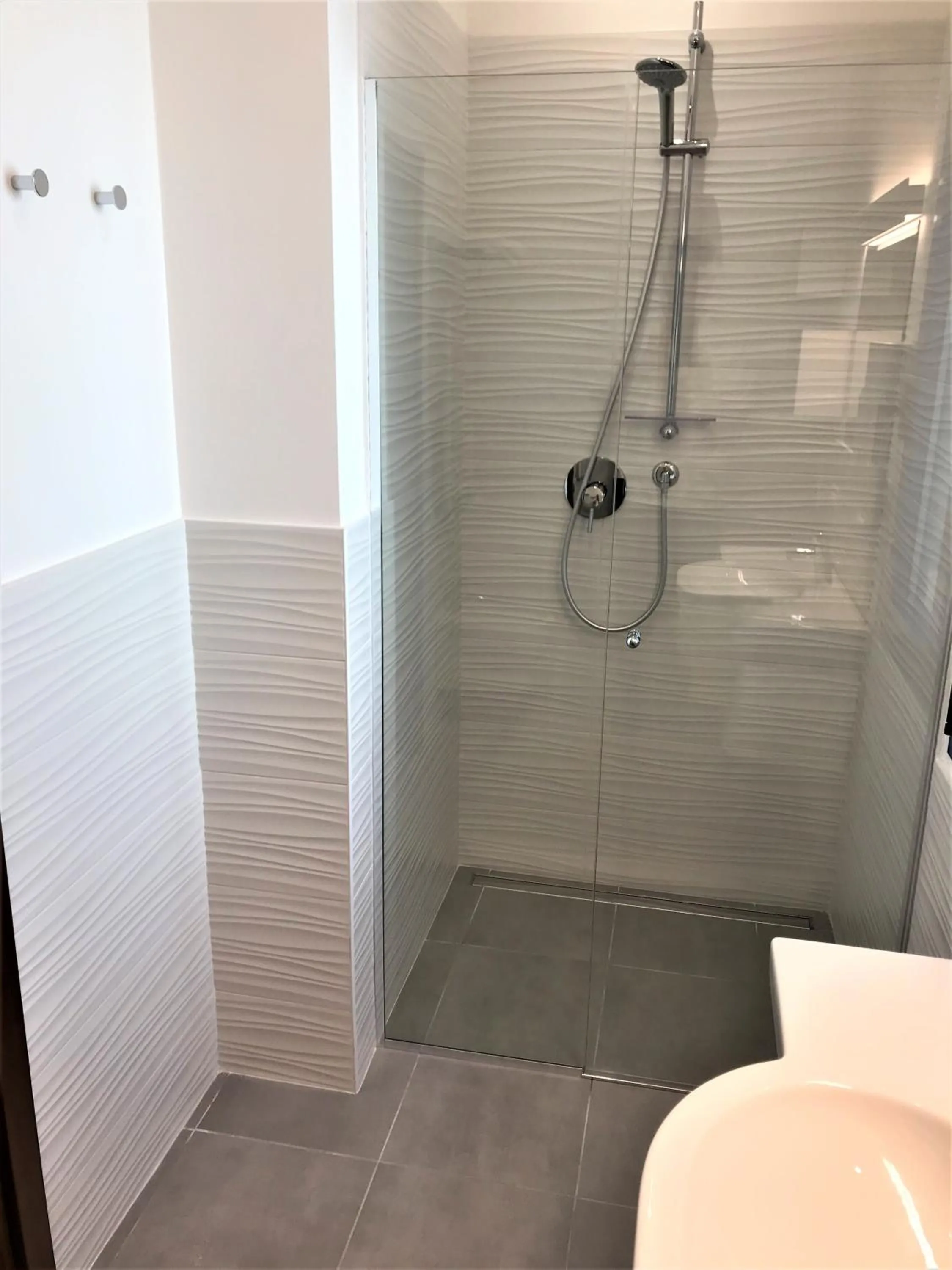 Shower in Hotel Paris Resort