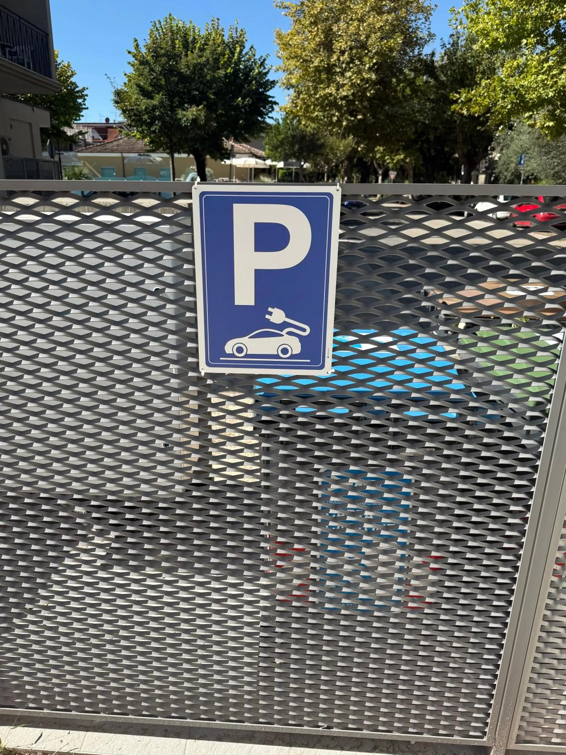 Parking in Hotel Paris Resort