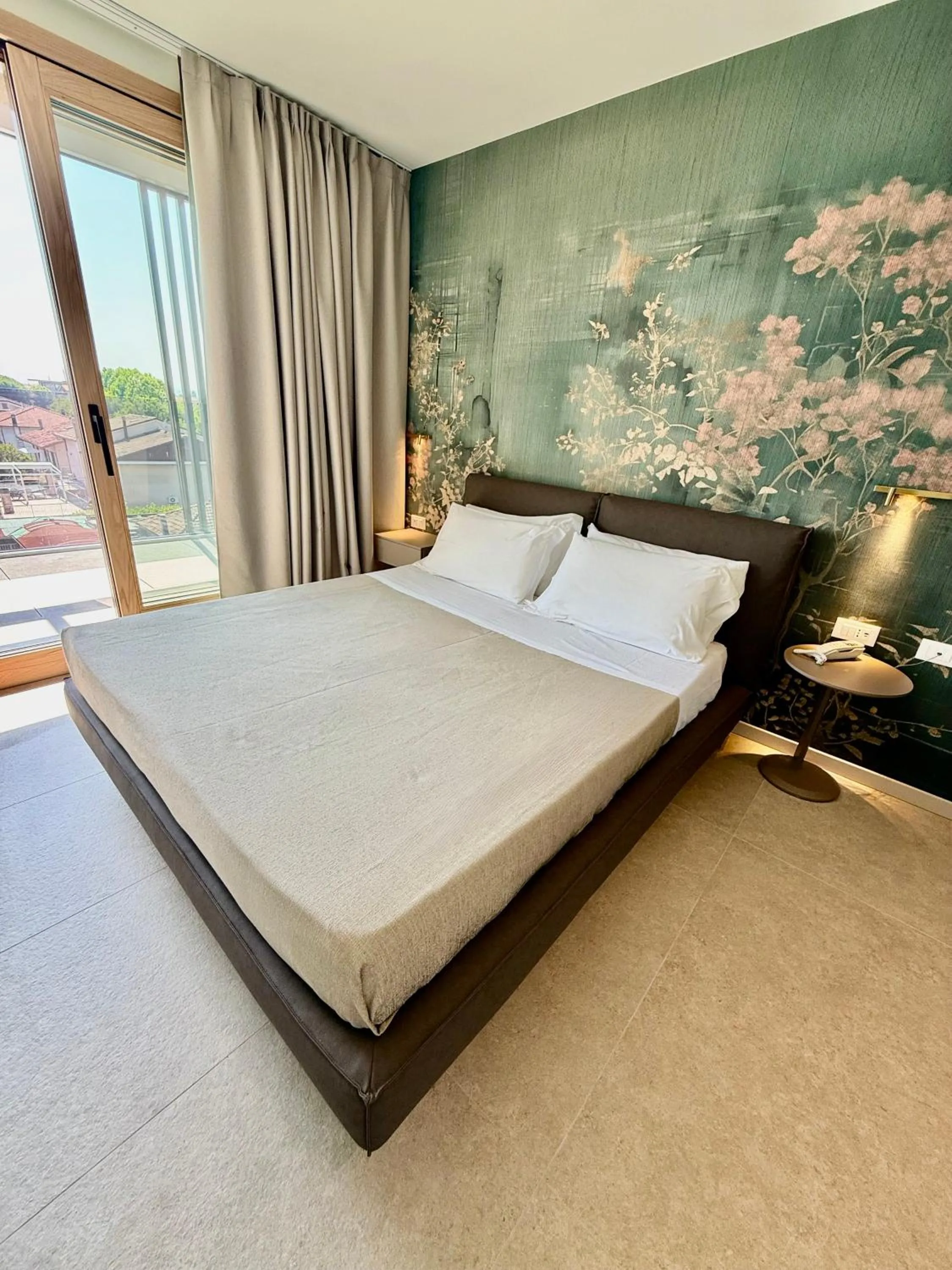 Bed in Hotel Paris Resort