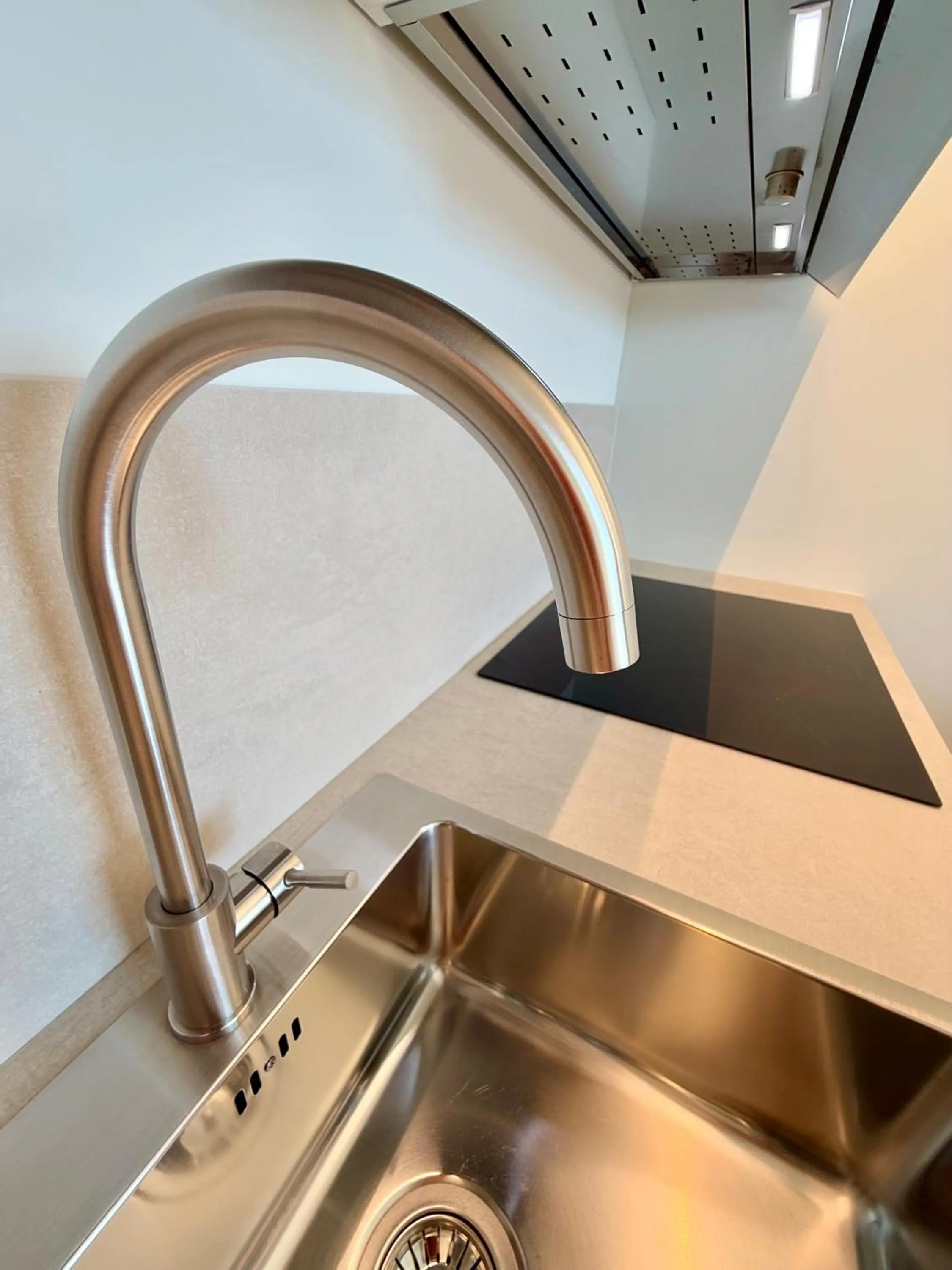 Kitchen or kitchenette in Hotel Paris Resort