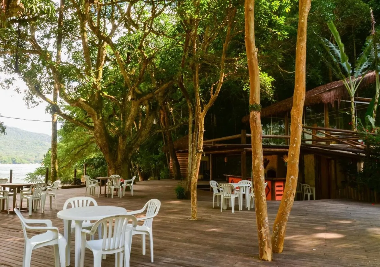 BBQ facilities in Praia da Crena