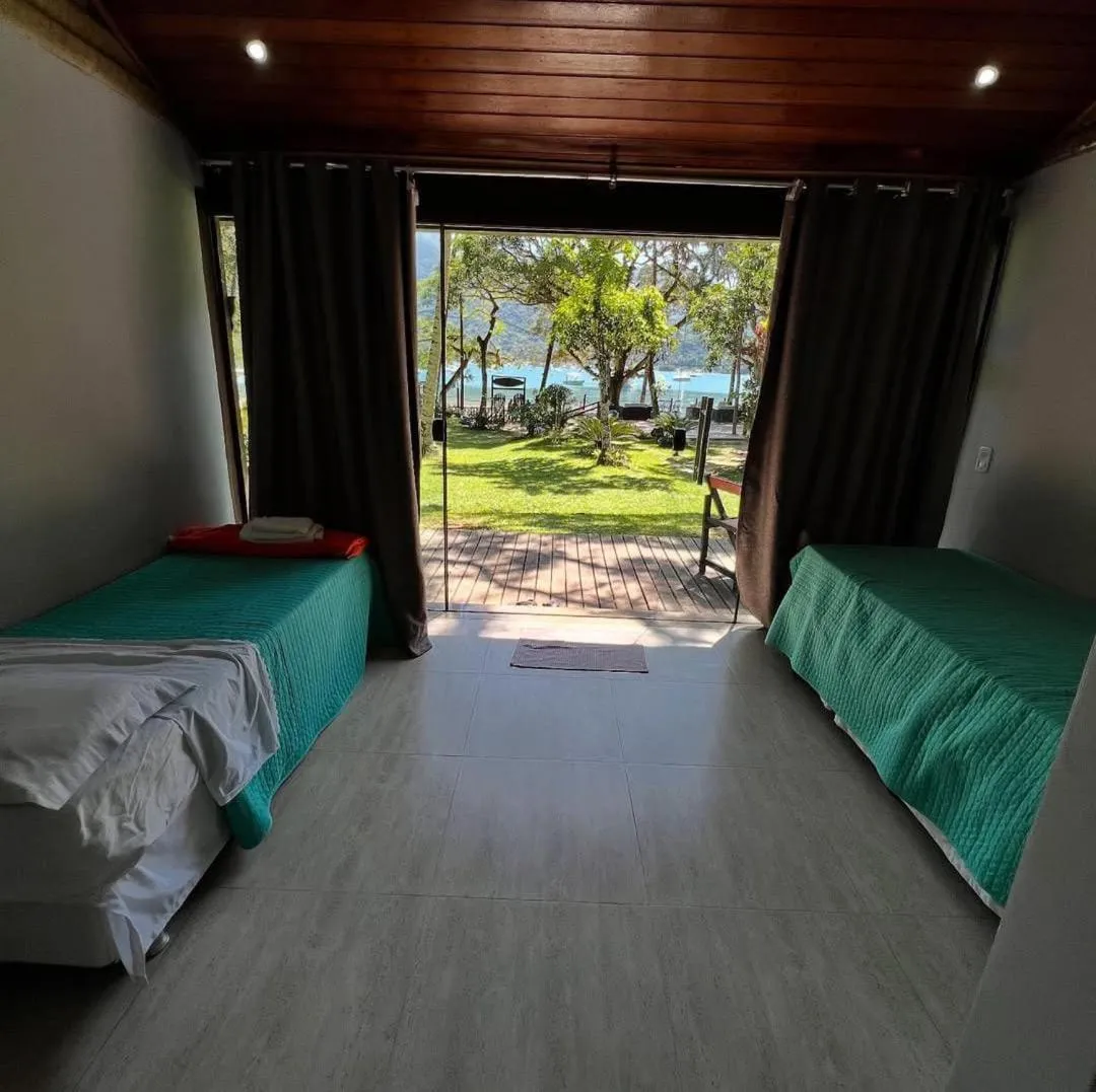 Bed in Praia da Crena