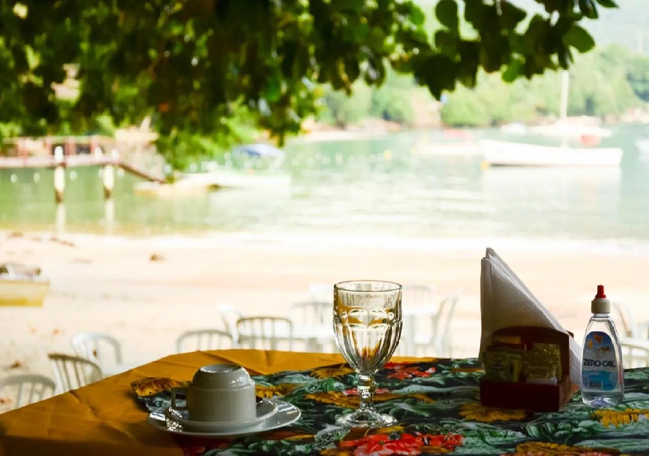 Breakfast in Praia da Crena