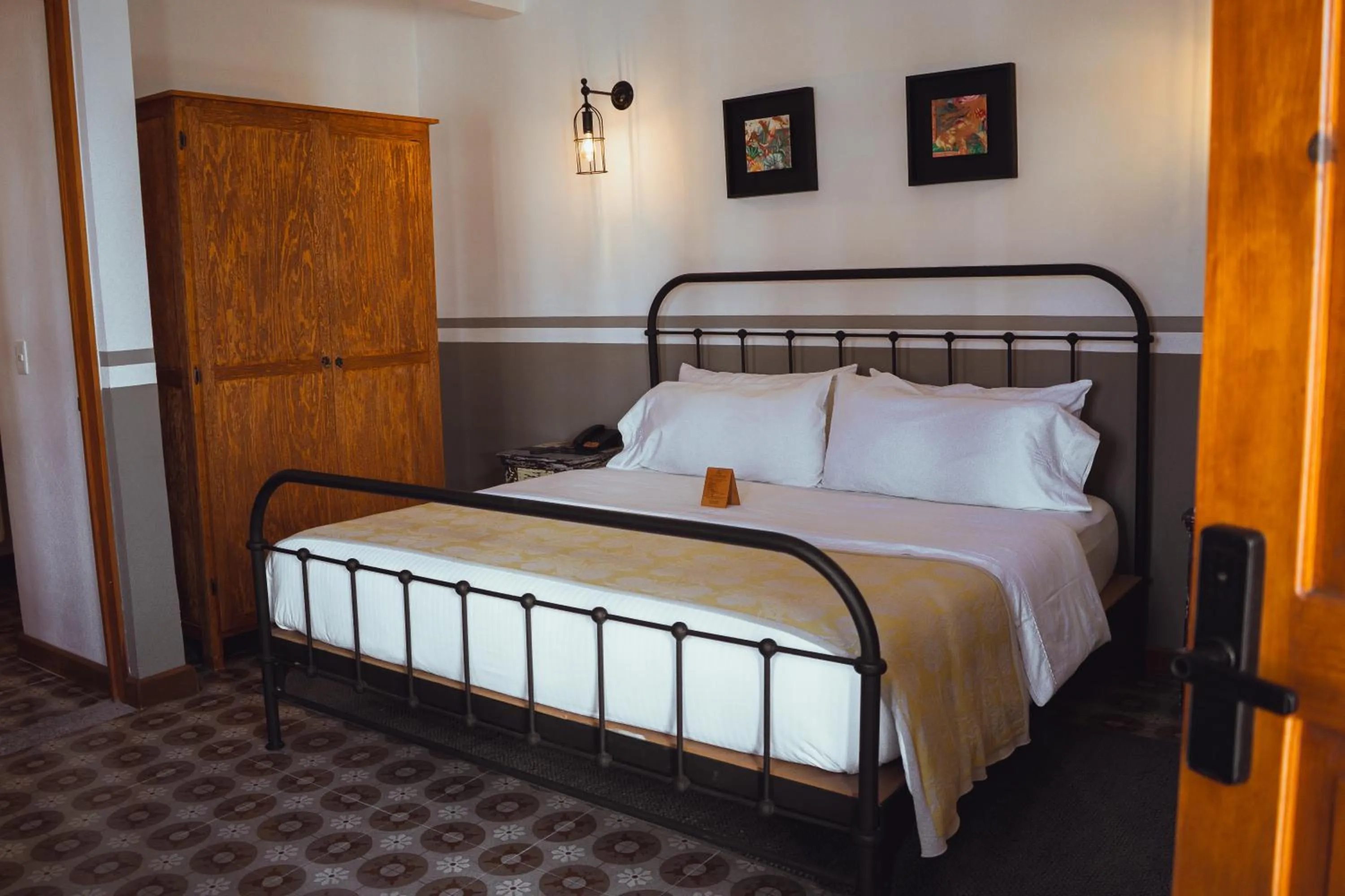 Photo of the whole room, Bed in Clandestino Hotel Pila Seca