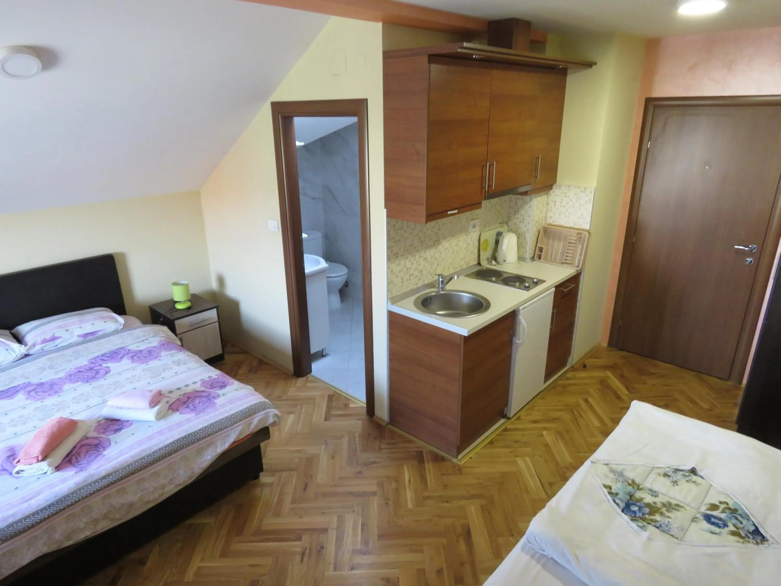 Bed in Apartments Bella Mare Belgrade