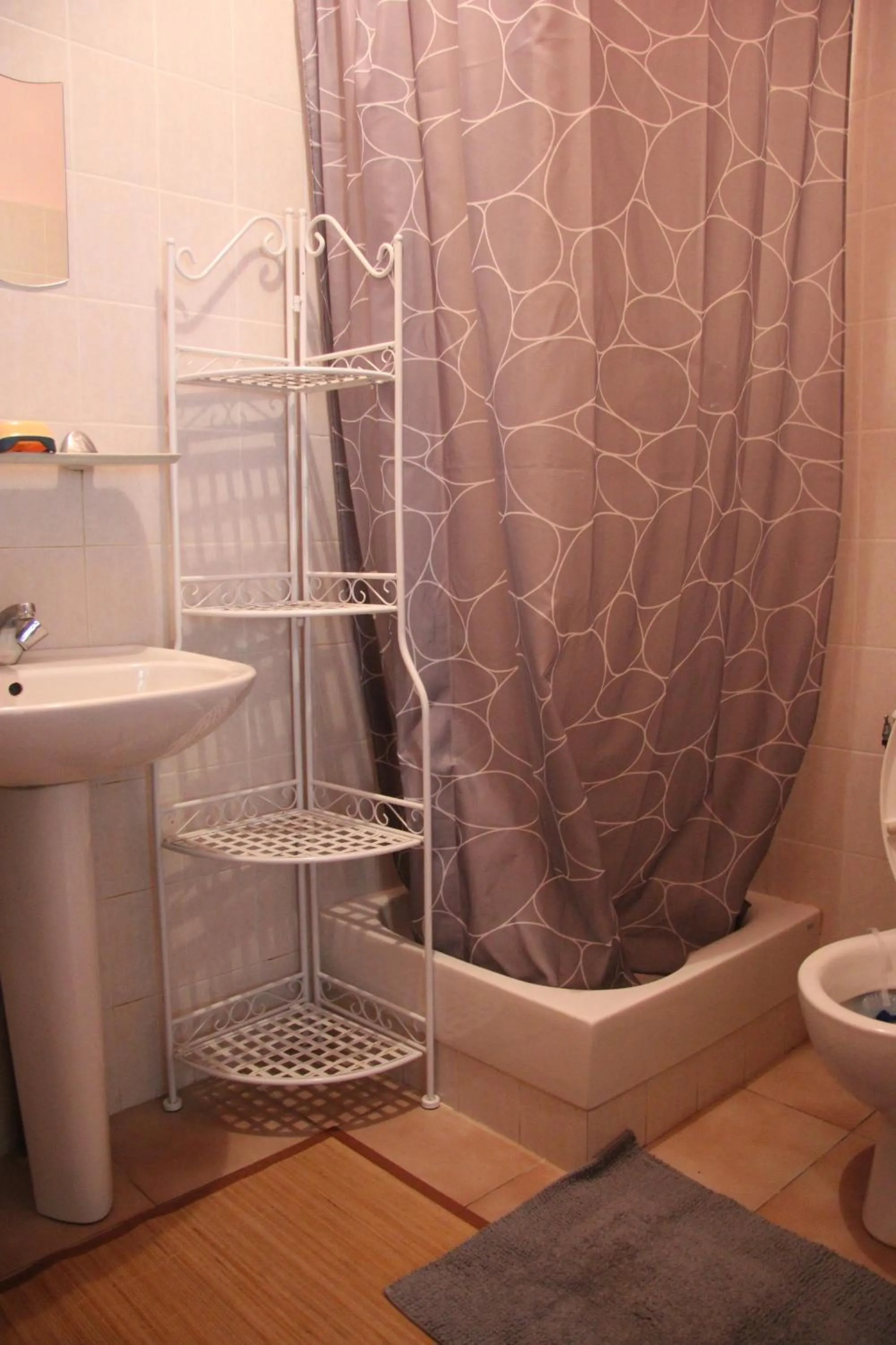 Decorative detail in Chambre d'Hôte "Chez Antoinette et Charles"