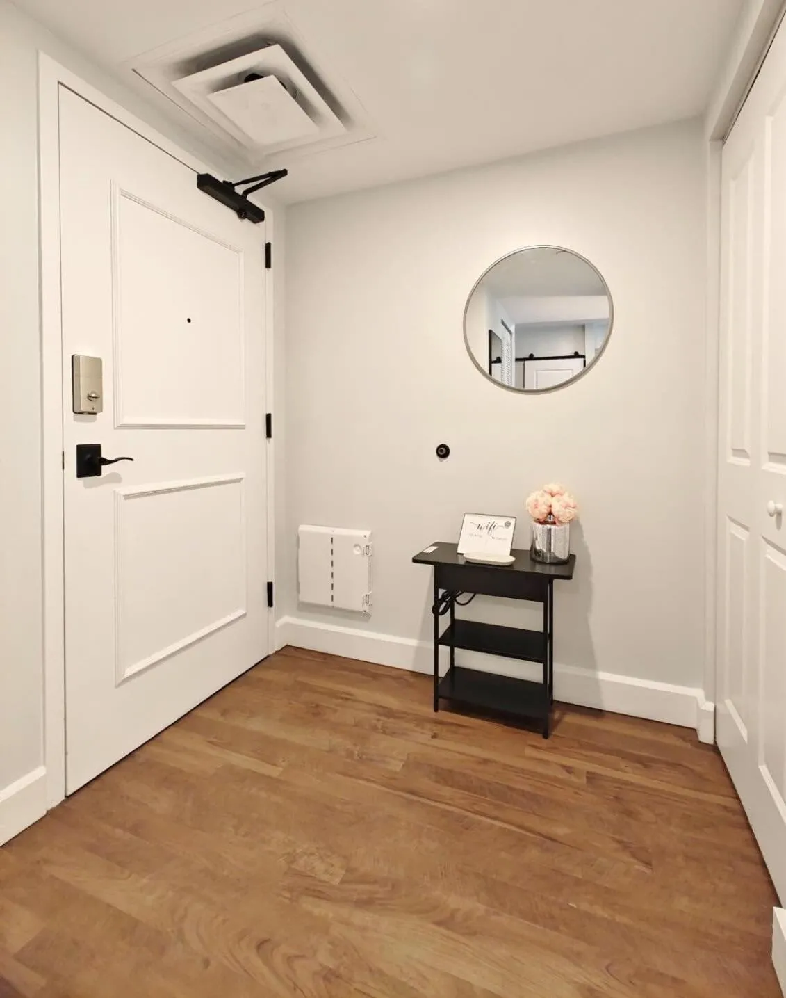 Fun Cozy Apts - 1 25 Mile Walk to TIAA Bnk Fld