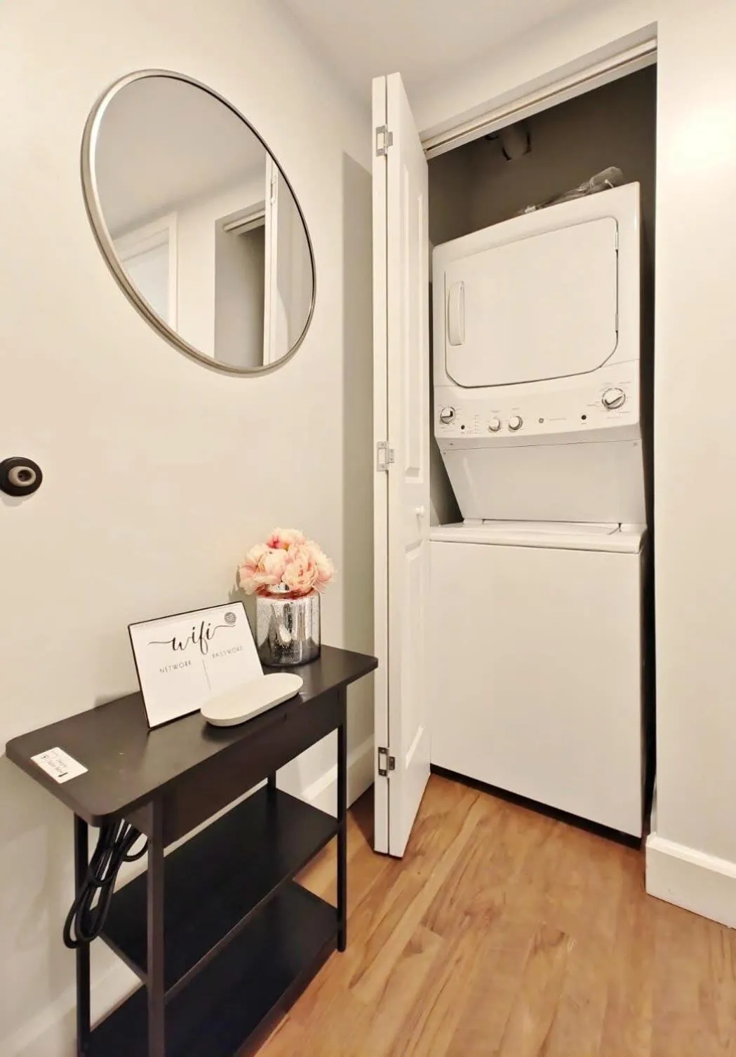 Fun Cozy Apts - 1 25 Mile Walk to TIAA Bnk Fld