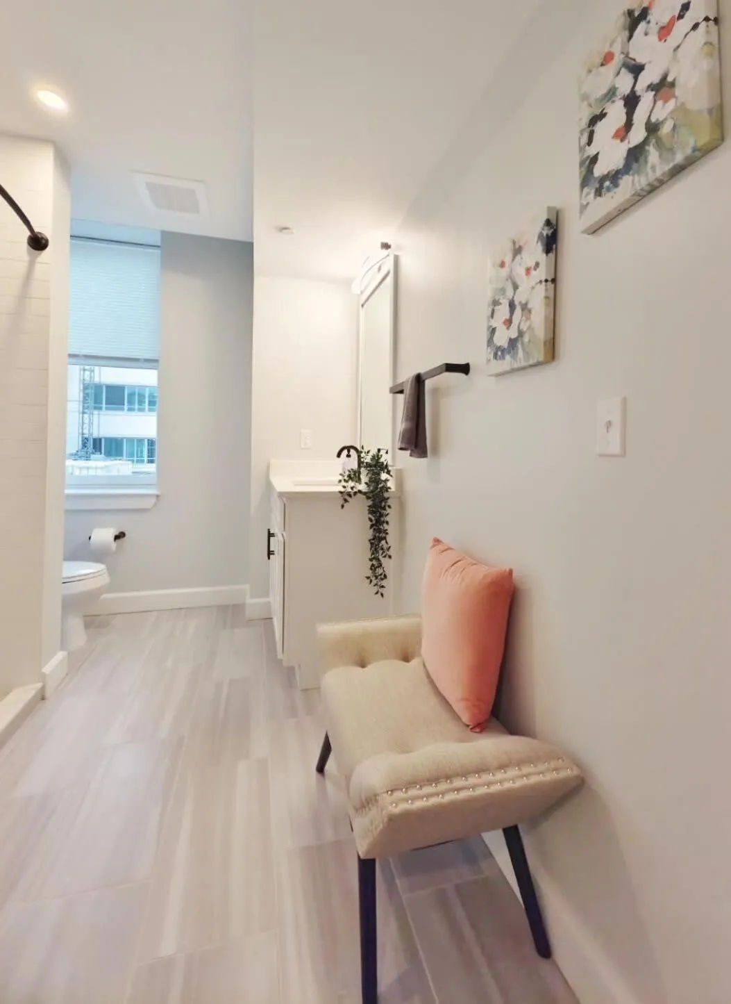 Fun Cozy Apts - 1 25 Mile Walk to TIAA Bnk Fld