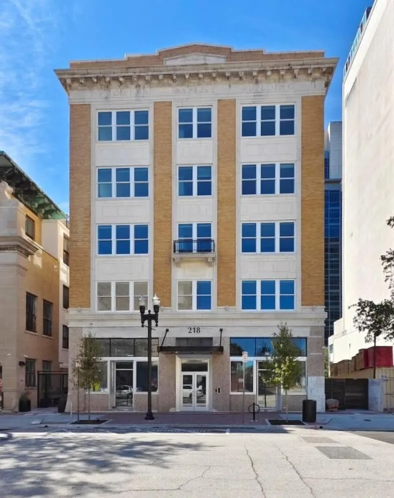 Fun Cozy Apts - 1 25 Mile Walk to TIAA Bnk Fld