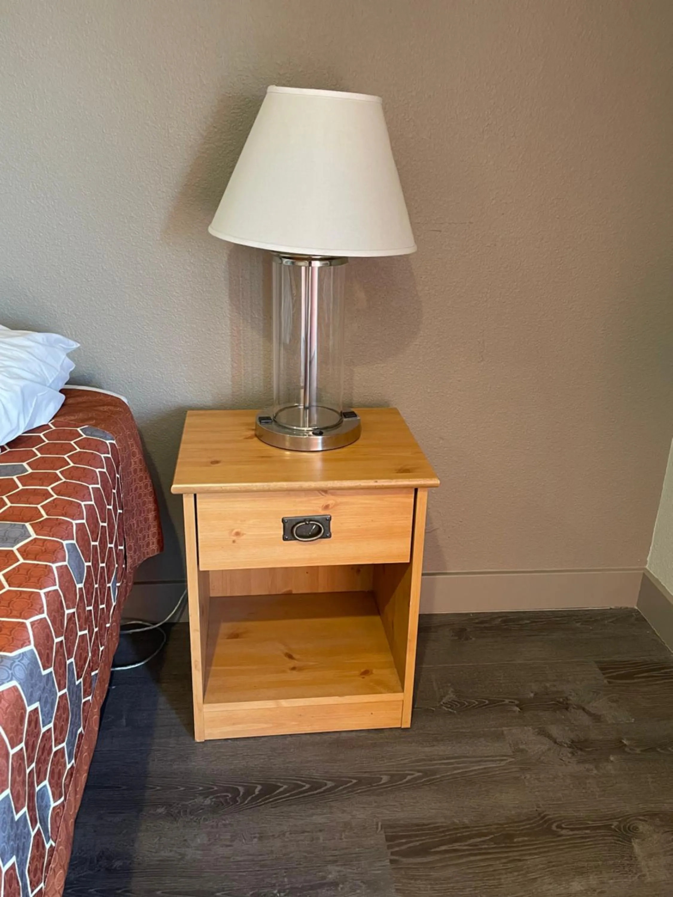 Bed in Western Lodge Phoenix Airport/Downtown