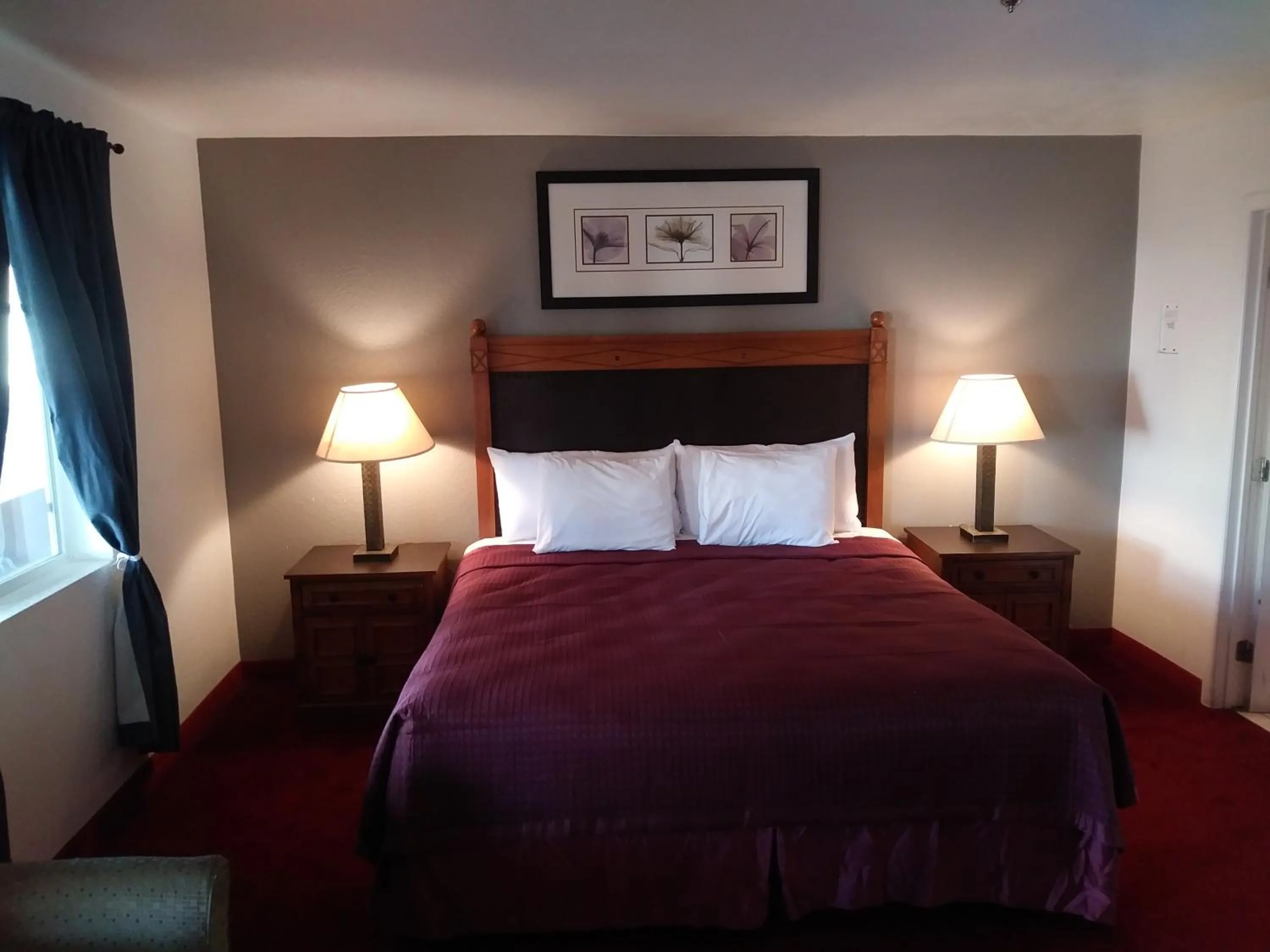 Photo of the whole room, Bed in Western Lodge Phoenix Airport/Downtown