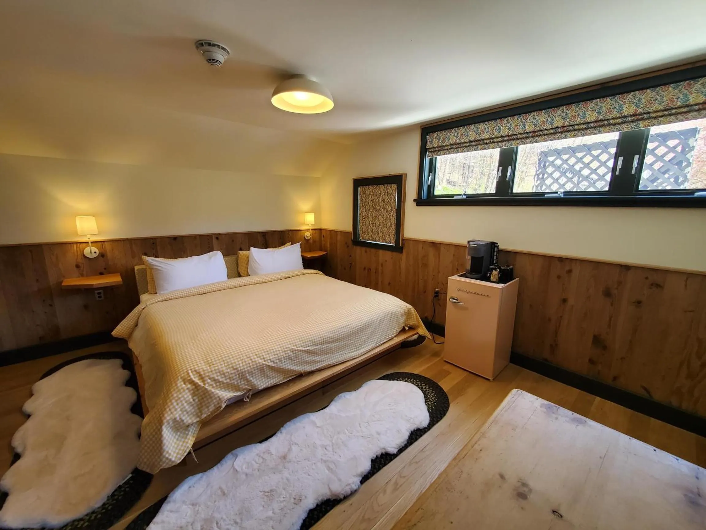 Bed in Little Cat Lodge