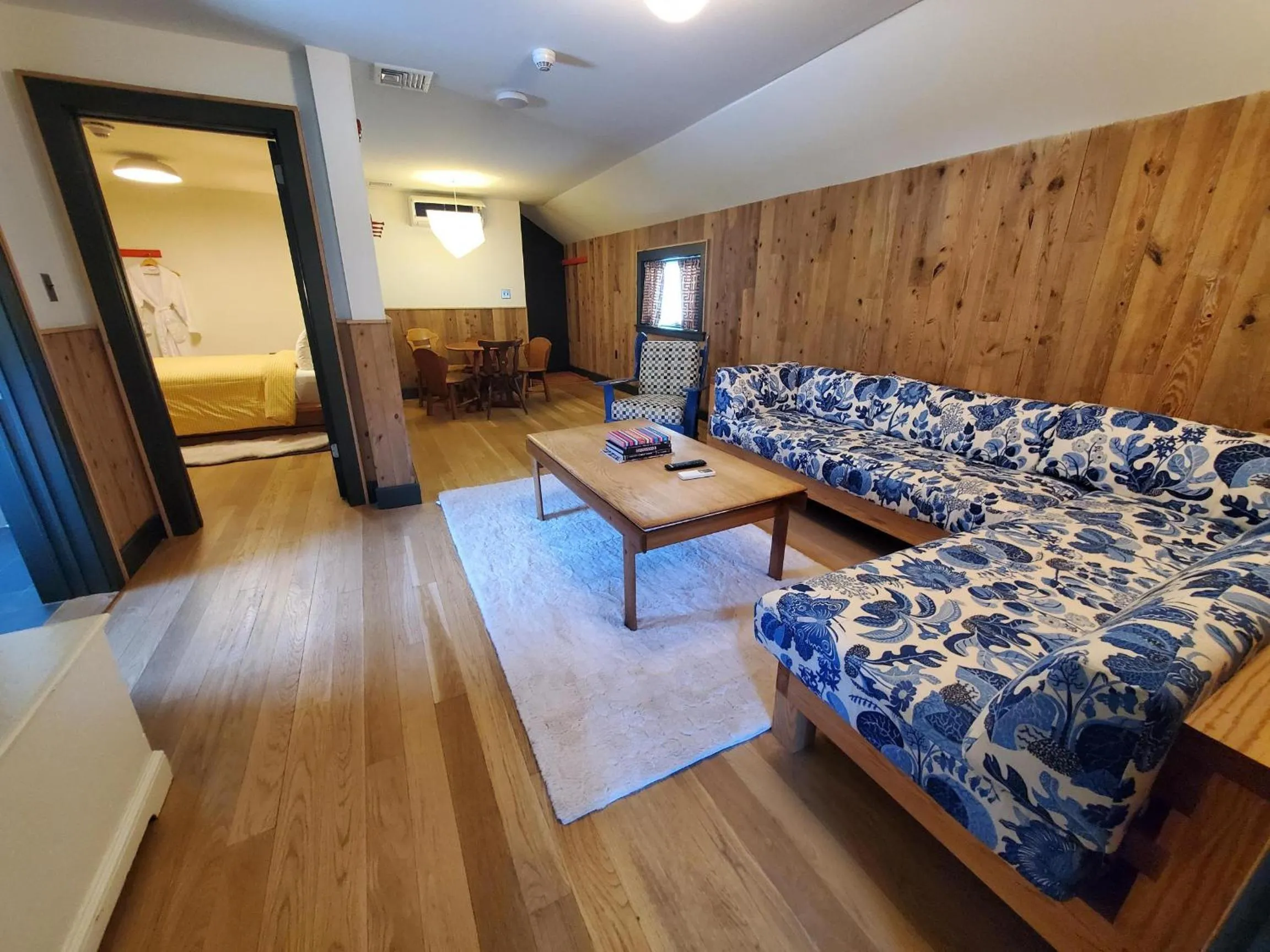 Living room in Little Cat Lodge