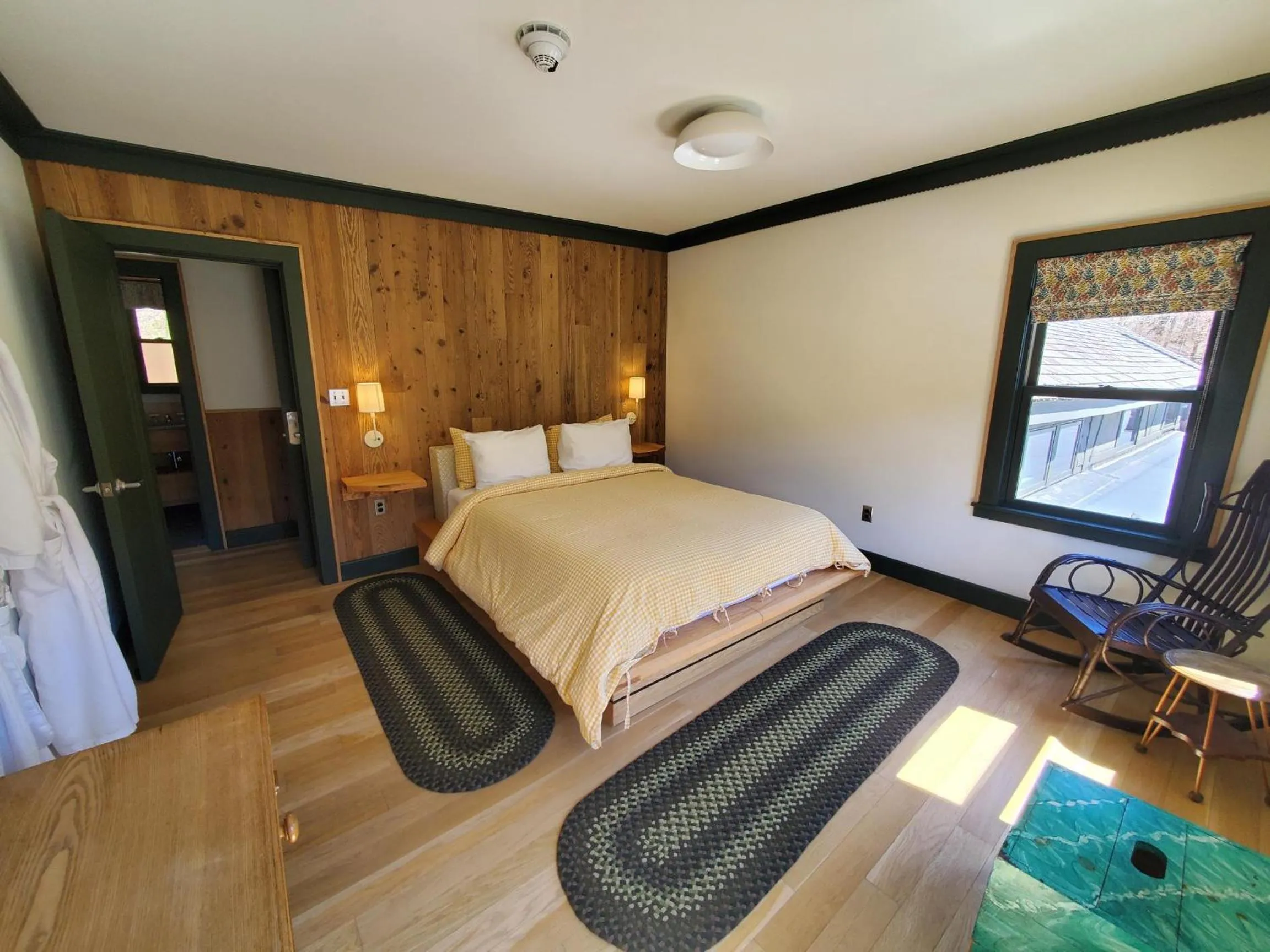 Bed in Little Cat Lodge