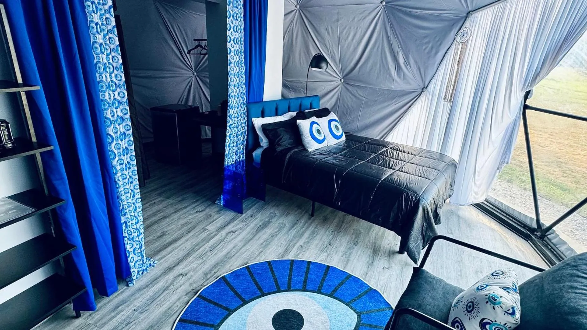 Photo of the whole room in DayDreamer Domes