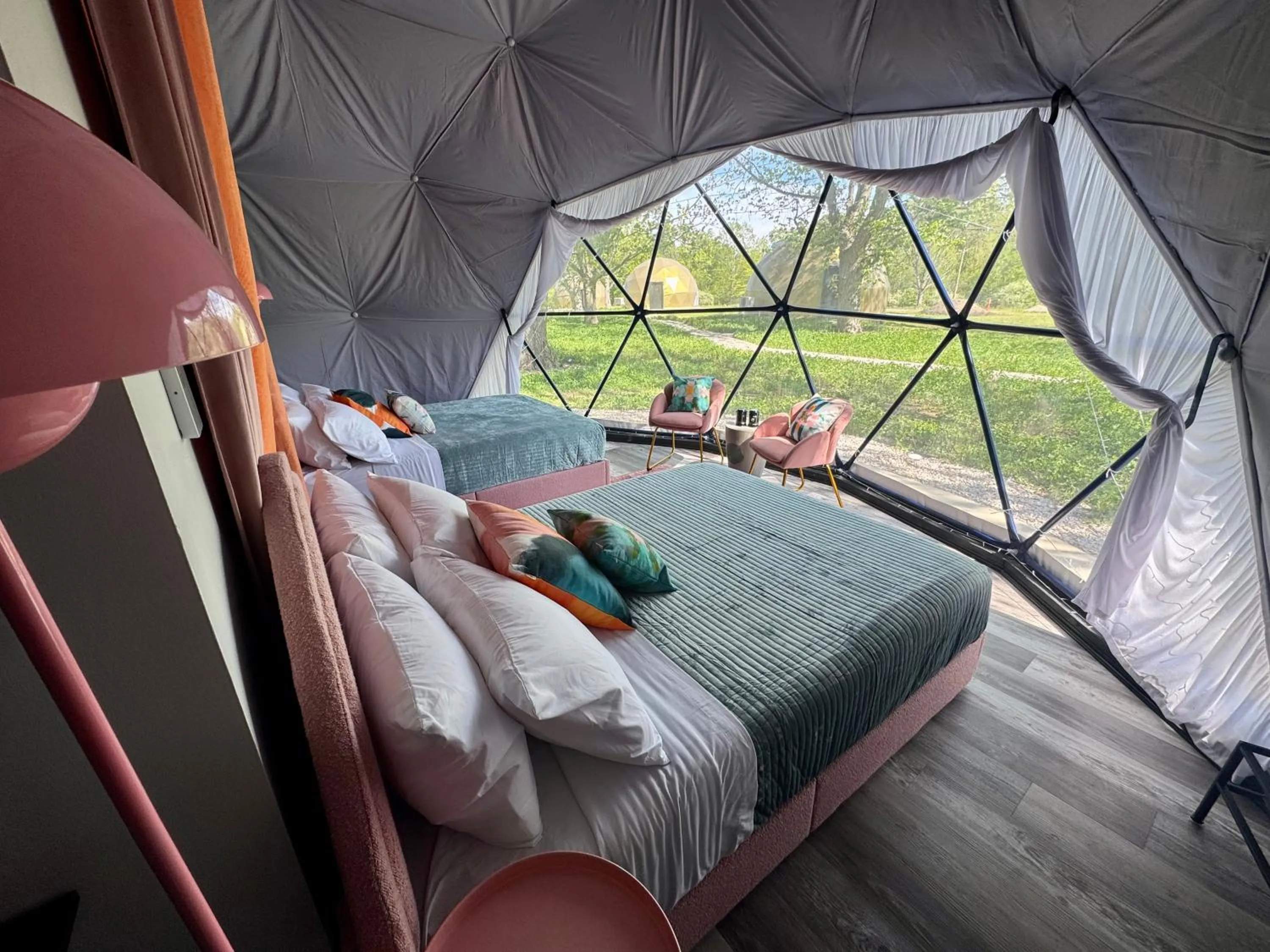 Photo of the whole room, Bed in DayDreamer Domes