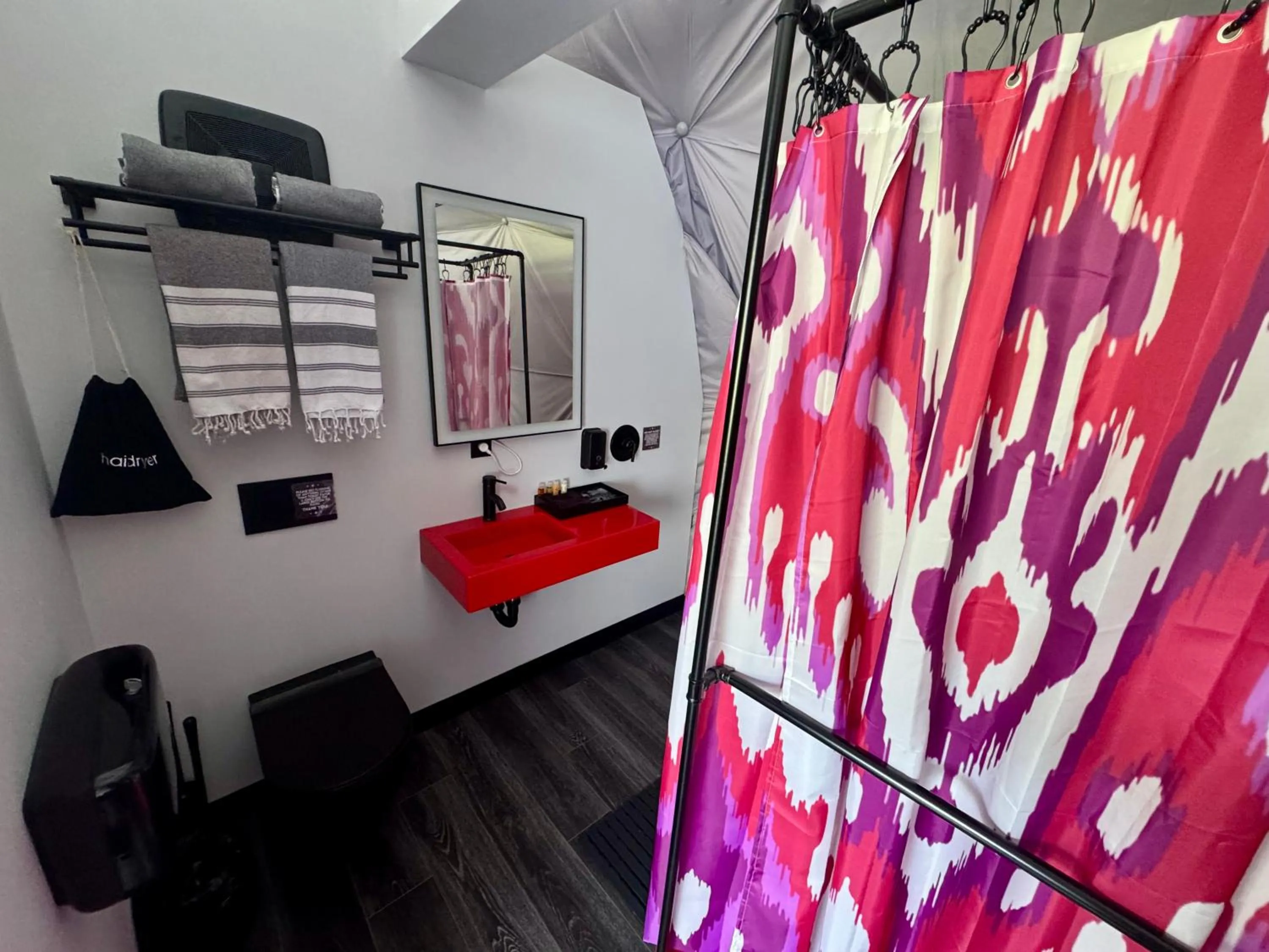 Bathroom in DayDreamer Domes