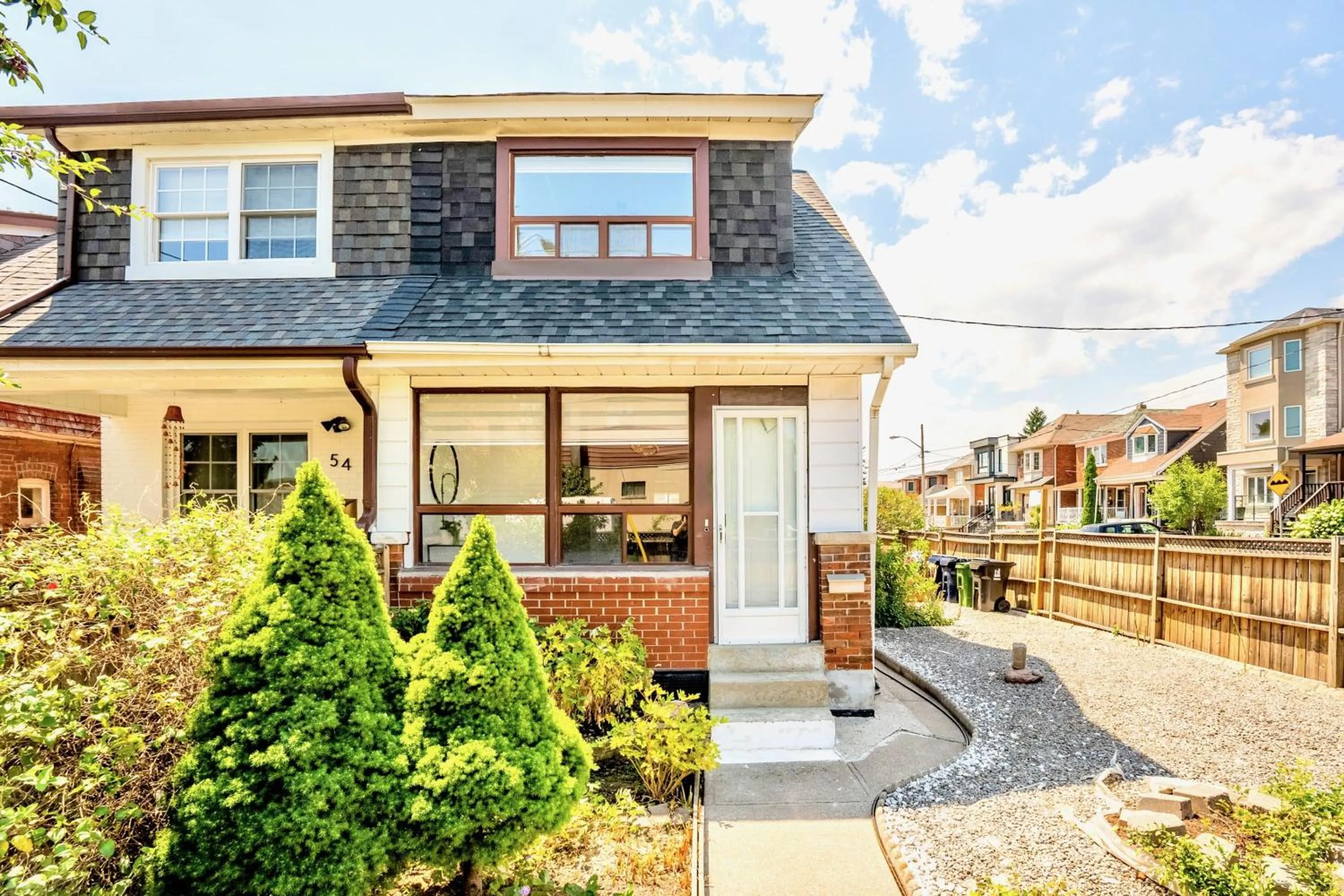 3BR Luxury Home - Heart of St Clair West