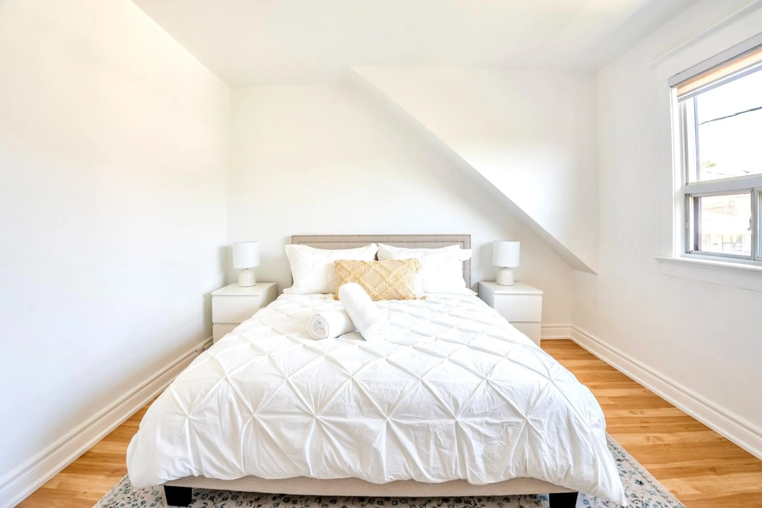 3BR Luxury Home - Heart of St Clair West