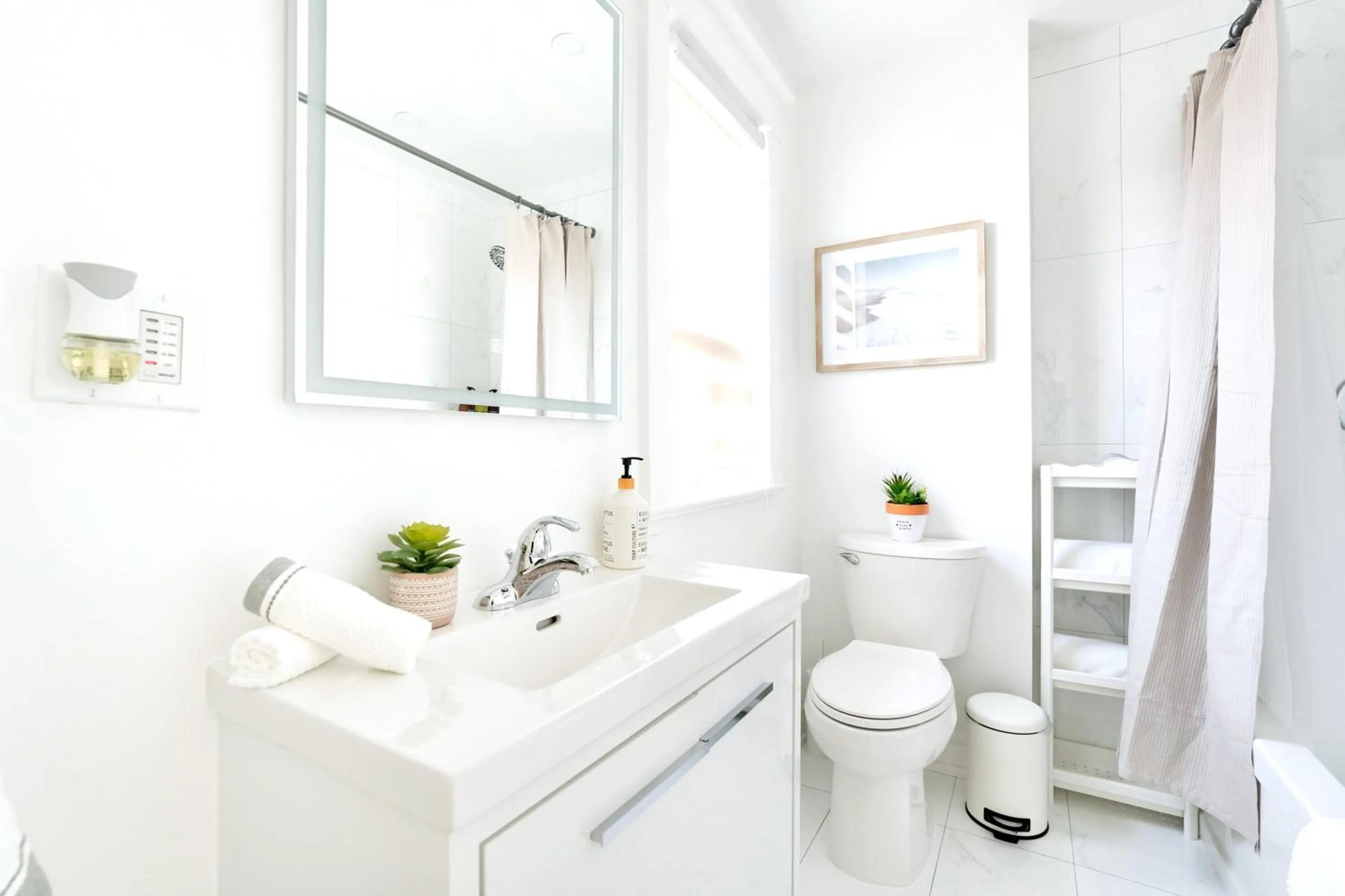 3BR Luxury Home - Heart of St Clair West