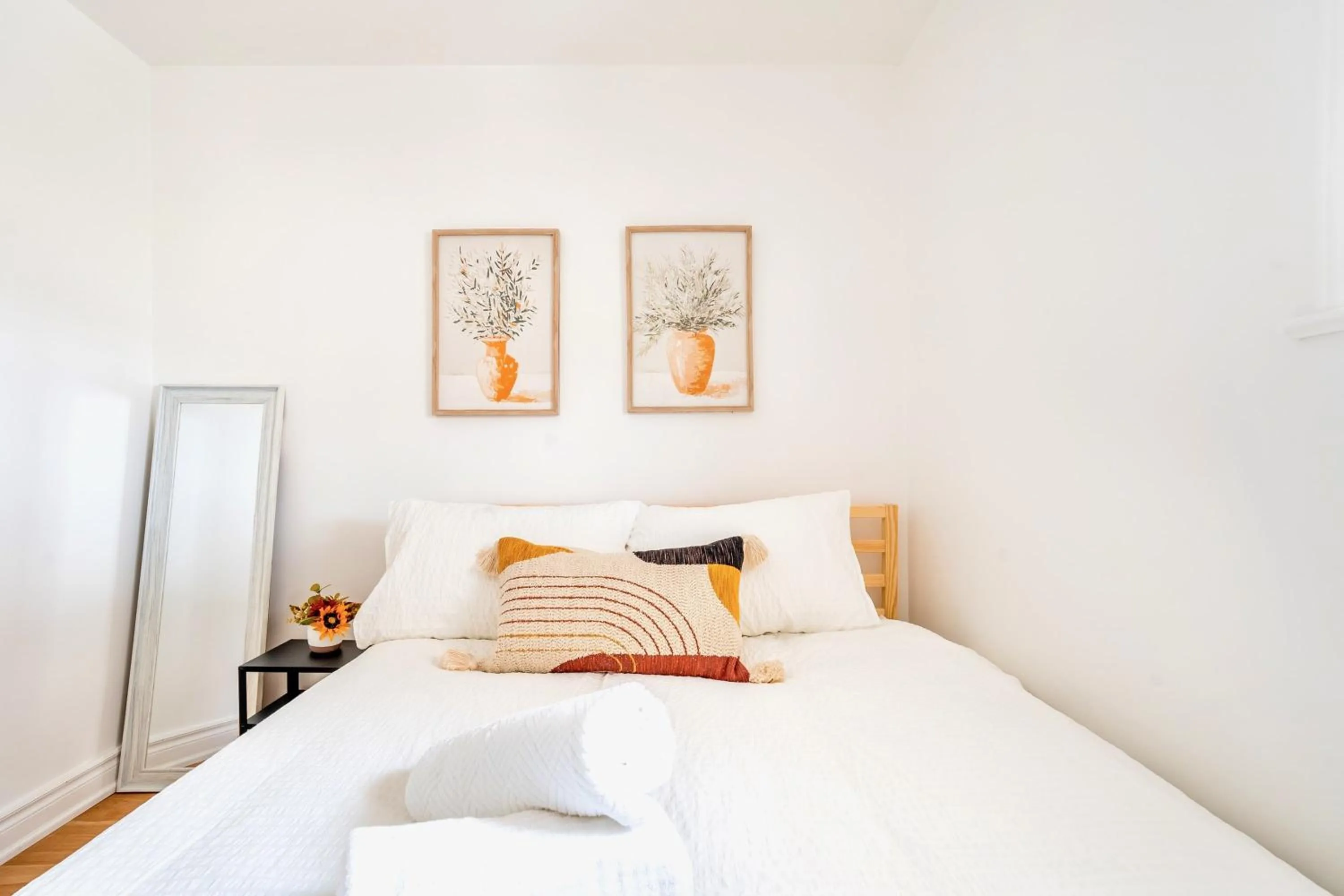 3BR Luxury Home - Heart of St Clair West