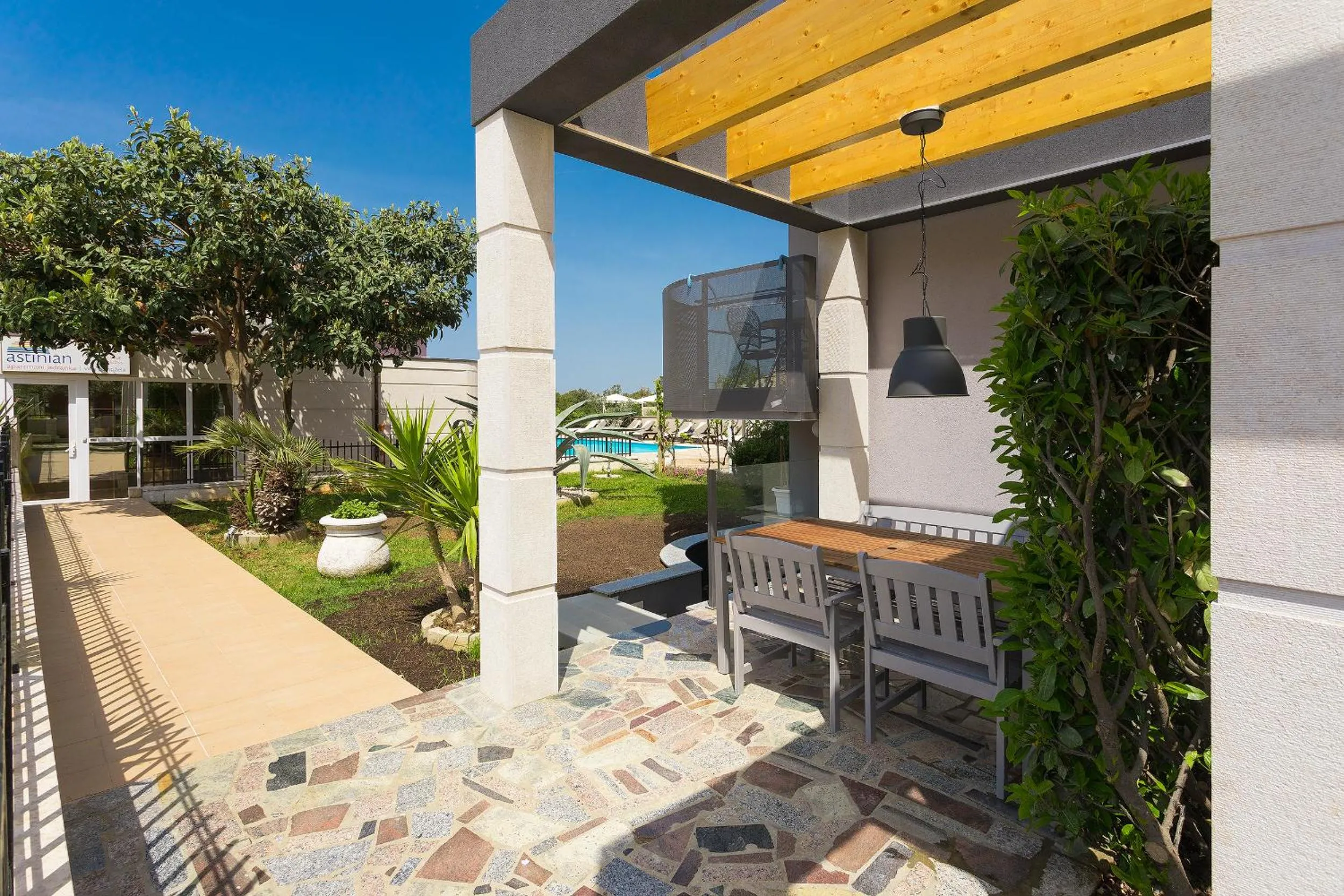 Garden in Astinian apartments Jadranka