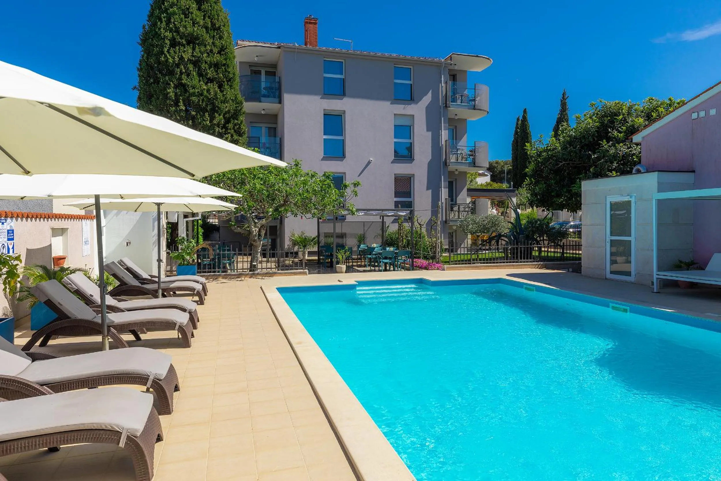 Property building in Astinian apartments Jadranka