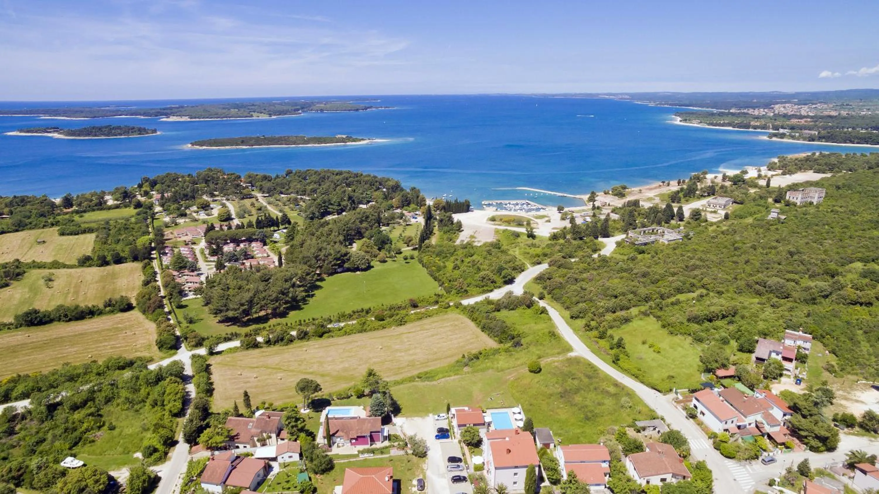 Property building in Astinian apartments Jadranka
