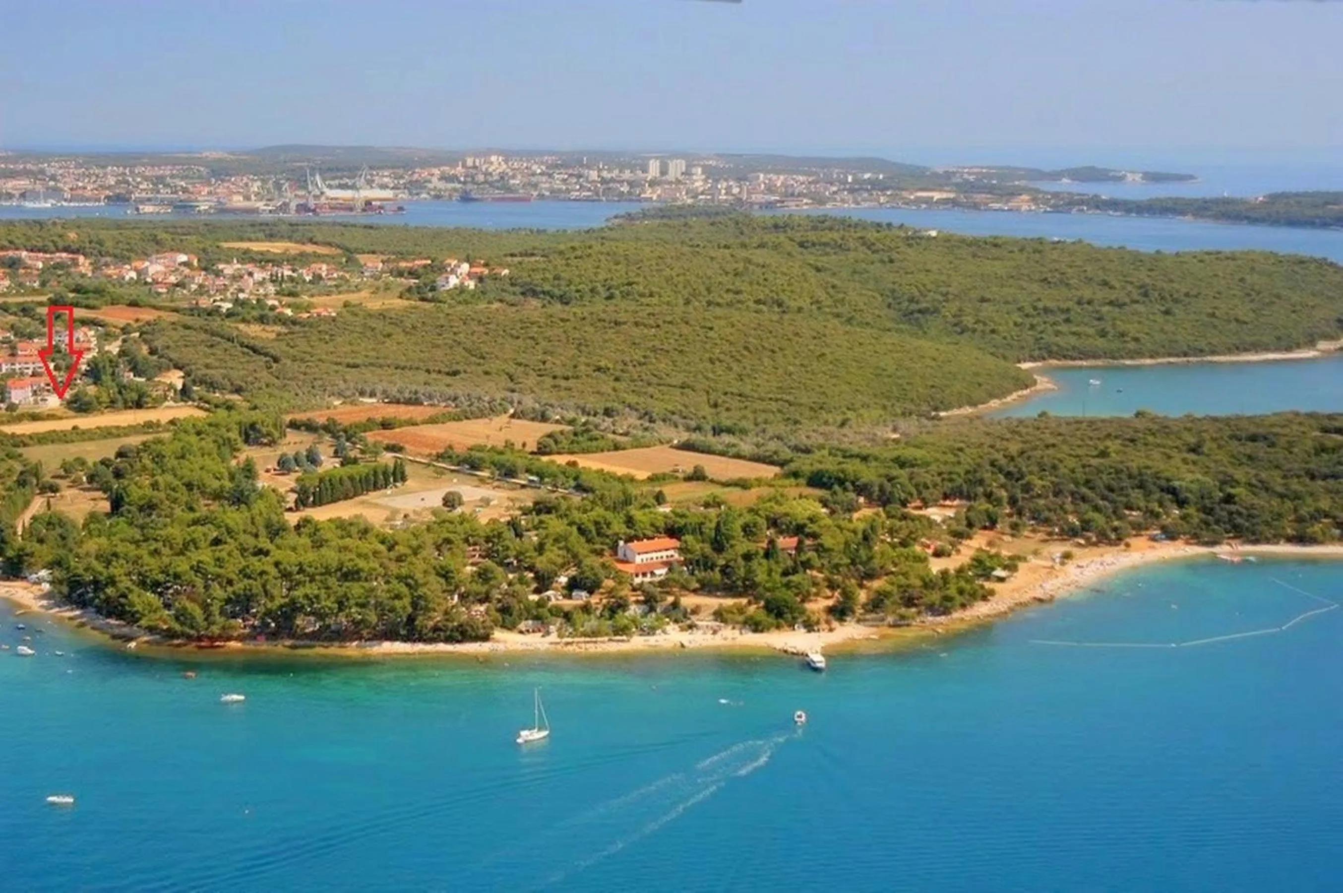 Neighbourhood in Astinian apartments Jadranka