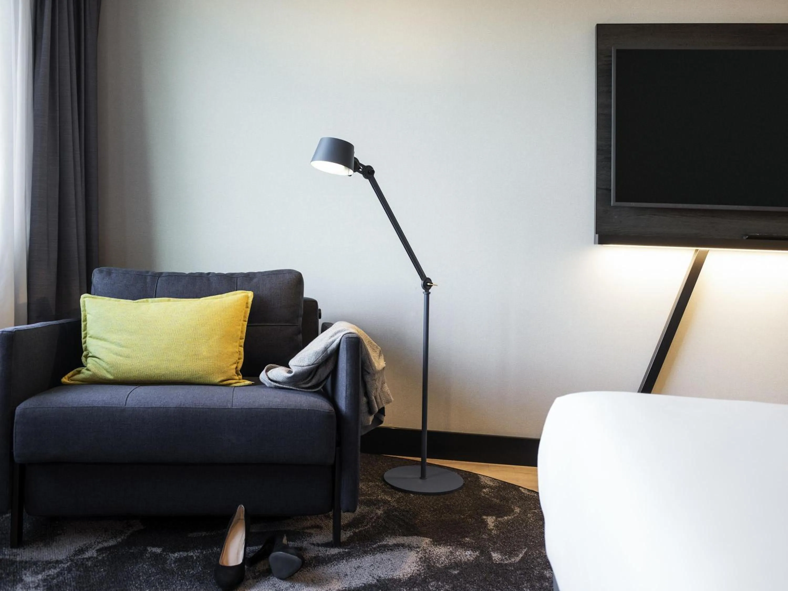 Bedroom in Mercure Amsterdam City Hotel