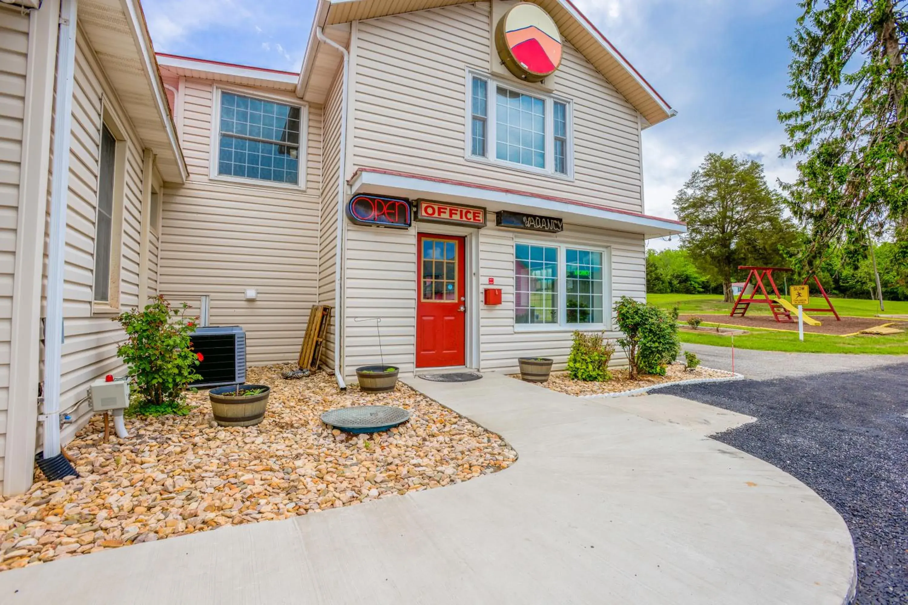 Facade/entrance in Budget Inn By OYO Natural Bridge I-81 Facade/entrance in Budget Inn By OYO Natural Bridge I-81