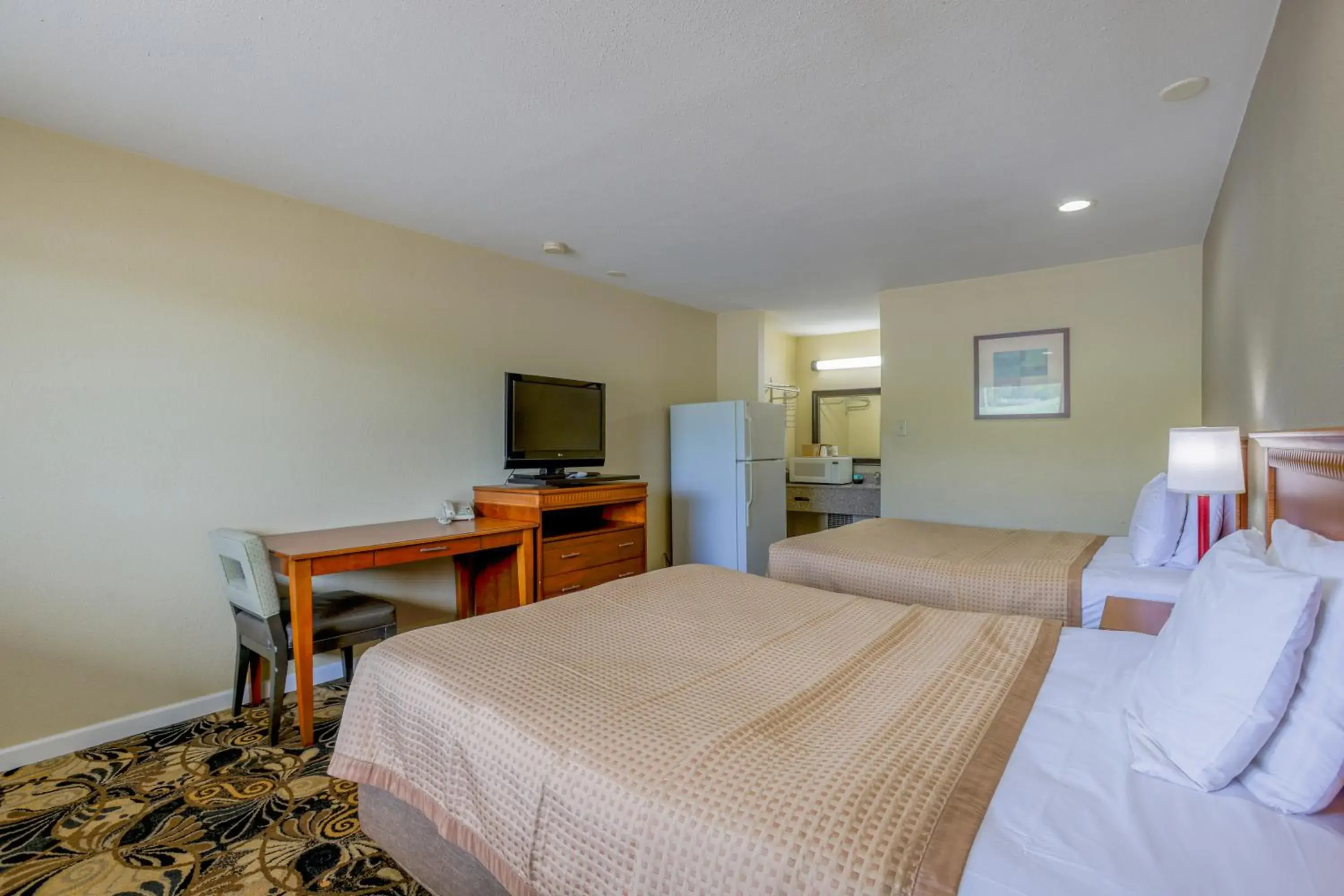 Bedroom, Bed in Budget Inn By OYO Natural Bridge I-81 Bedroom, Bed in Budget Inn By OYO Natural Bridge I-81