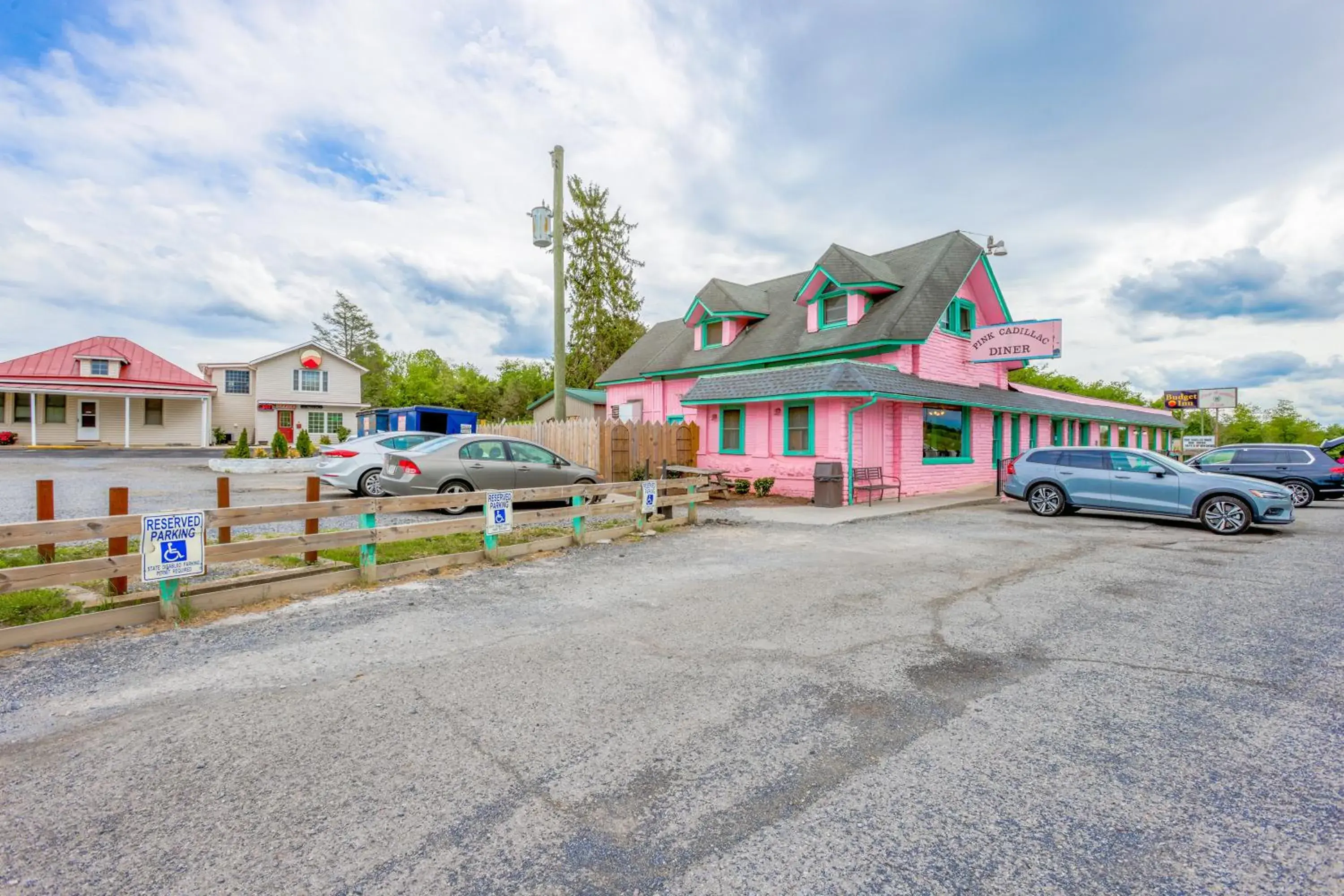 Facade/entrance in Budget Inn By OYO Natural Bridge I-81 Facade/entrance in Budget Inn By OYO Natural Bridge I-81