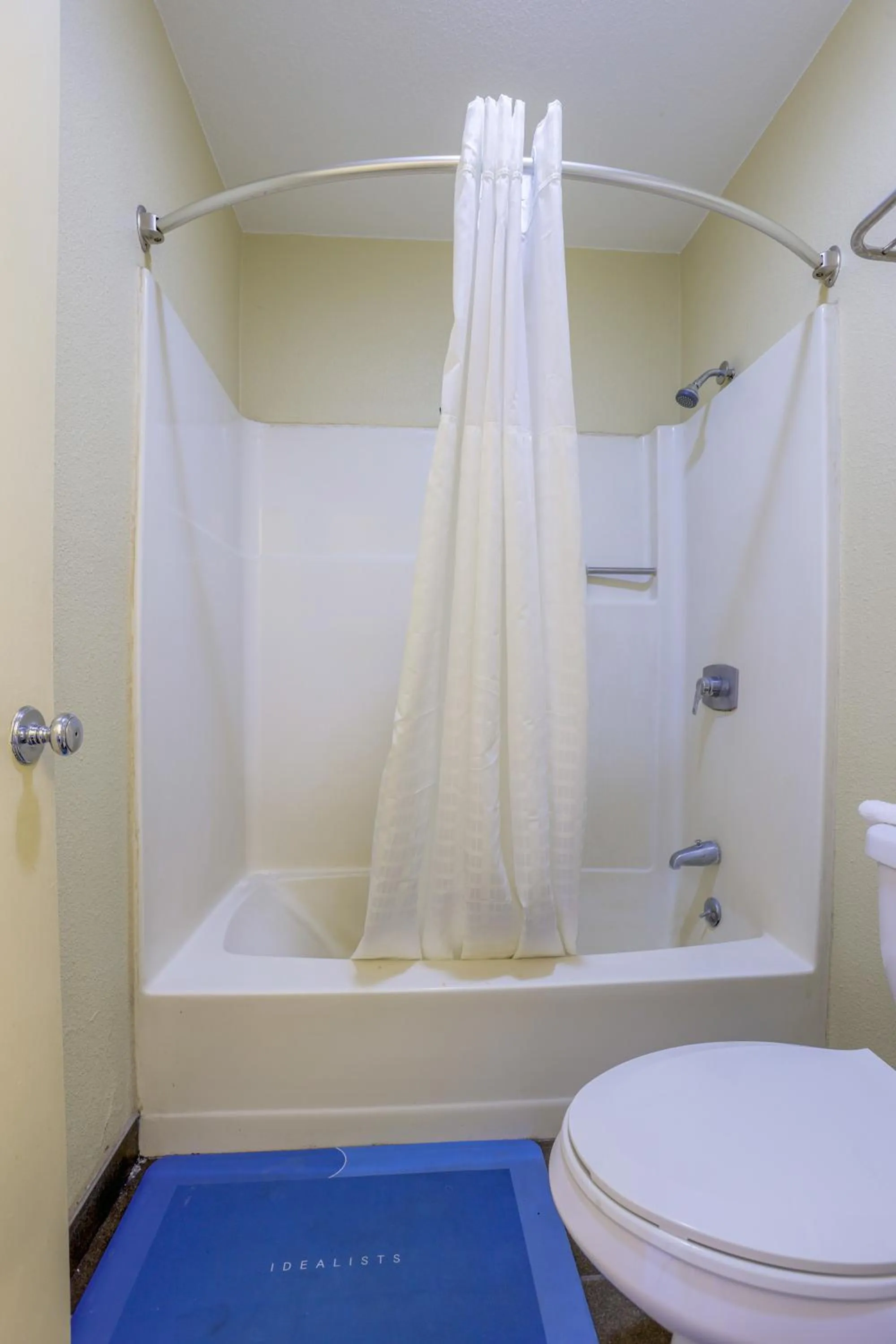 Bathroom in Budget Inn By OYO Natural Bridge I-81