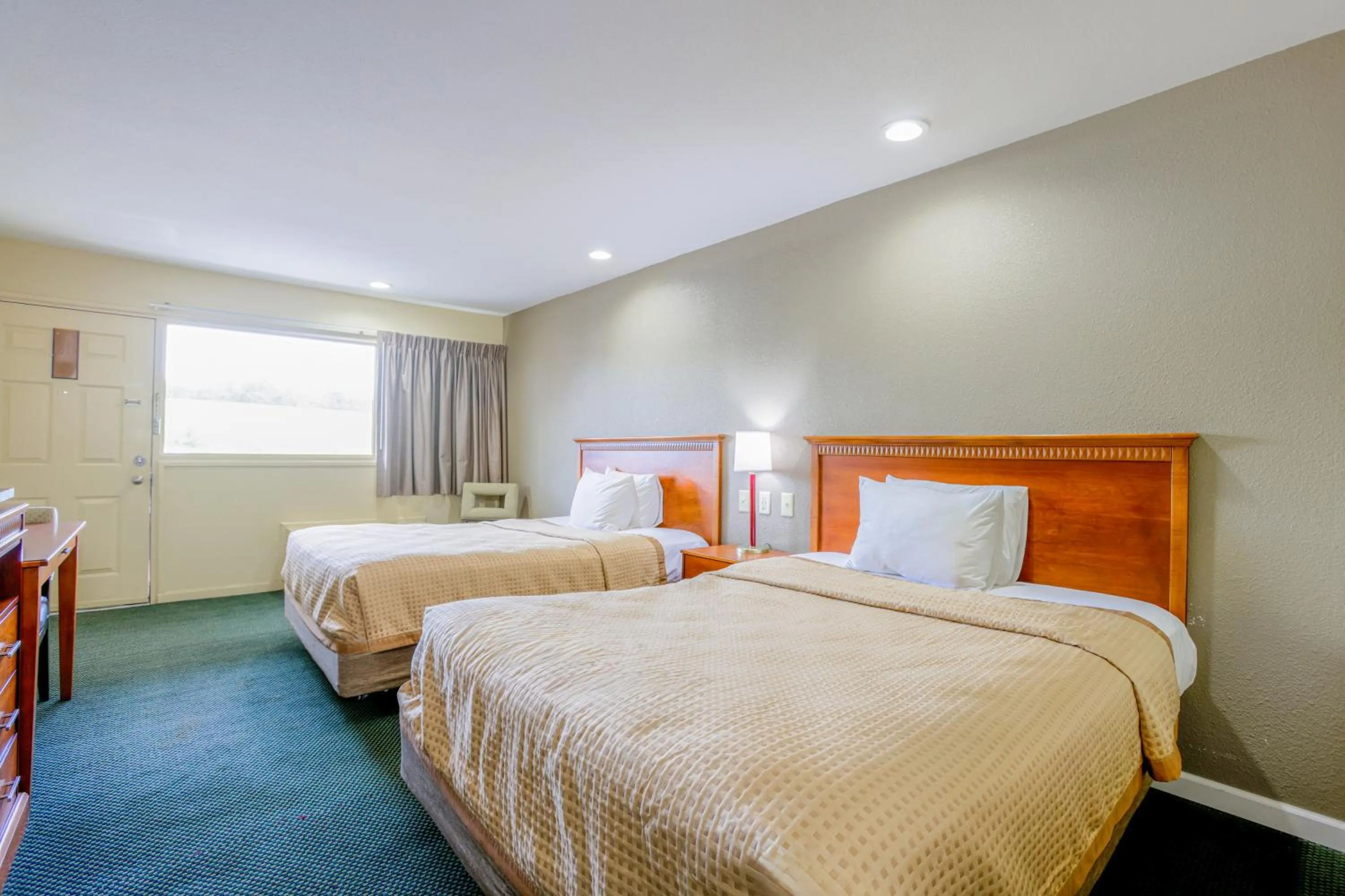 Bedroom, Bed in Budget Inn By OYO Natural Bridge I-81