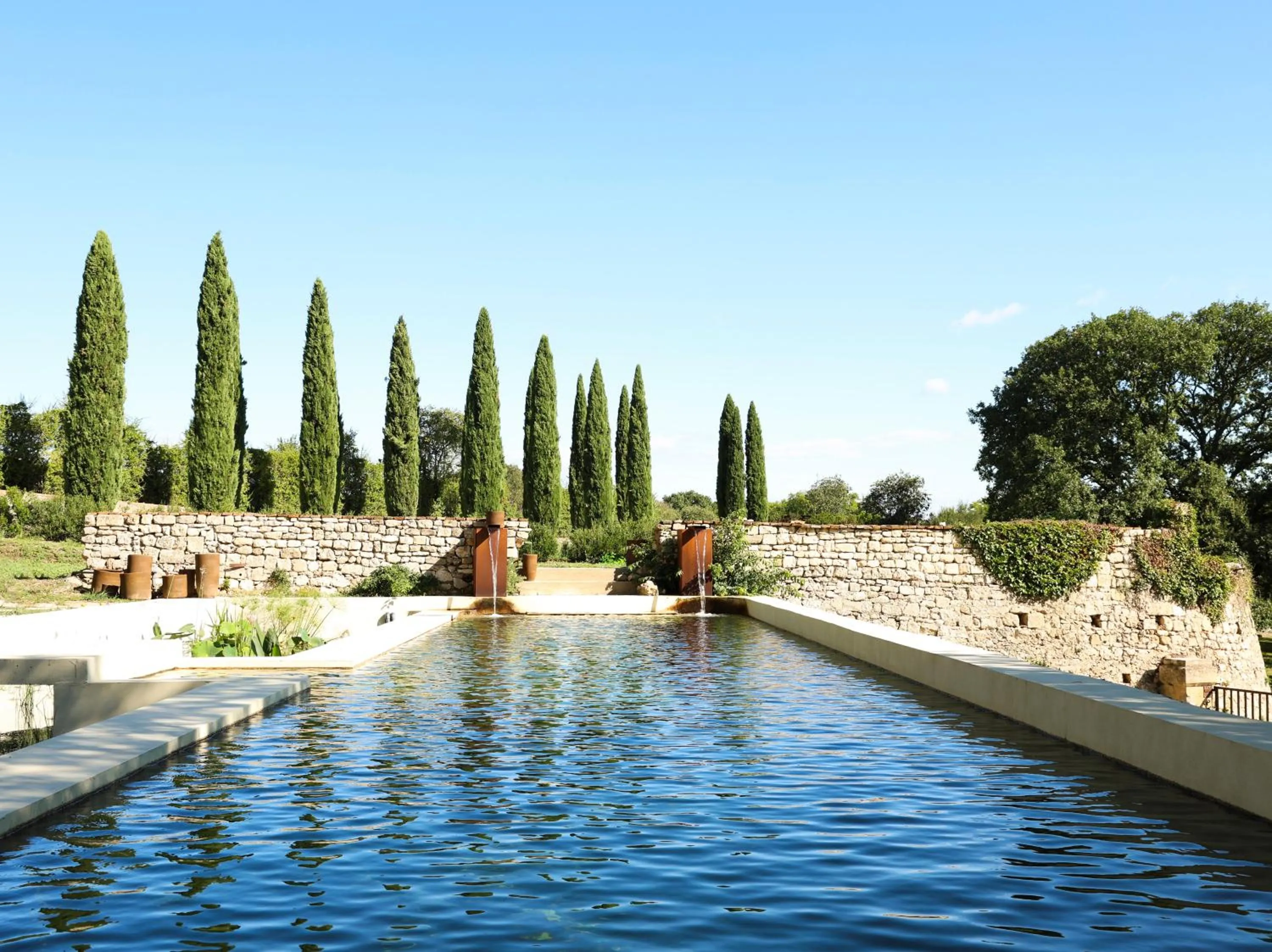Swimming pool in Prieuré Saint-Nicolas - Les Maisons
