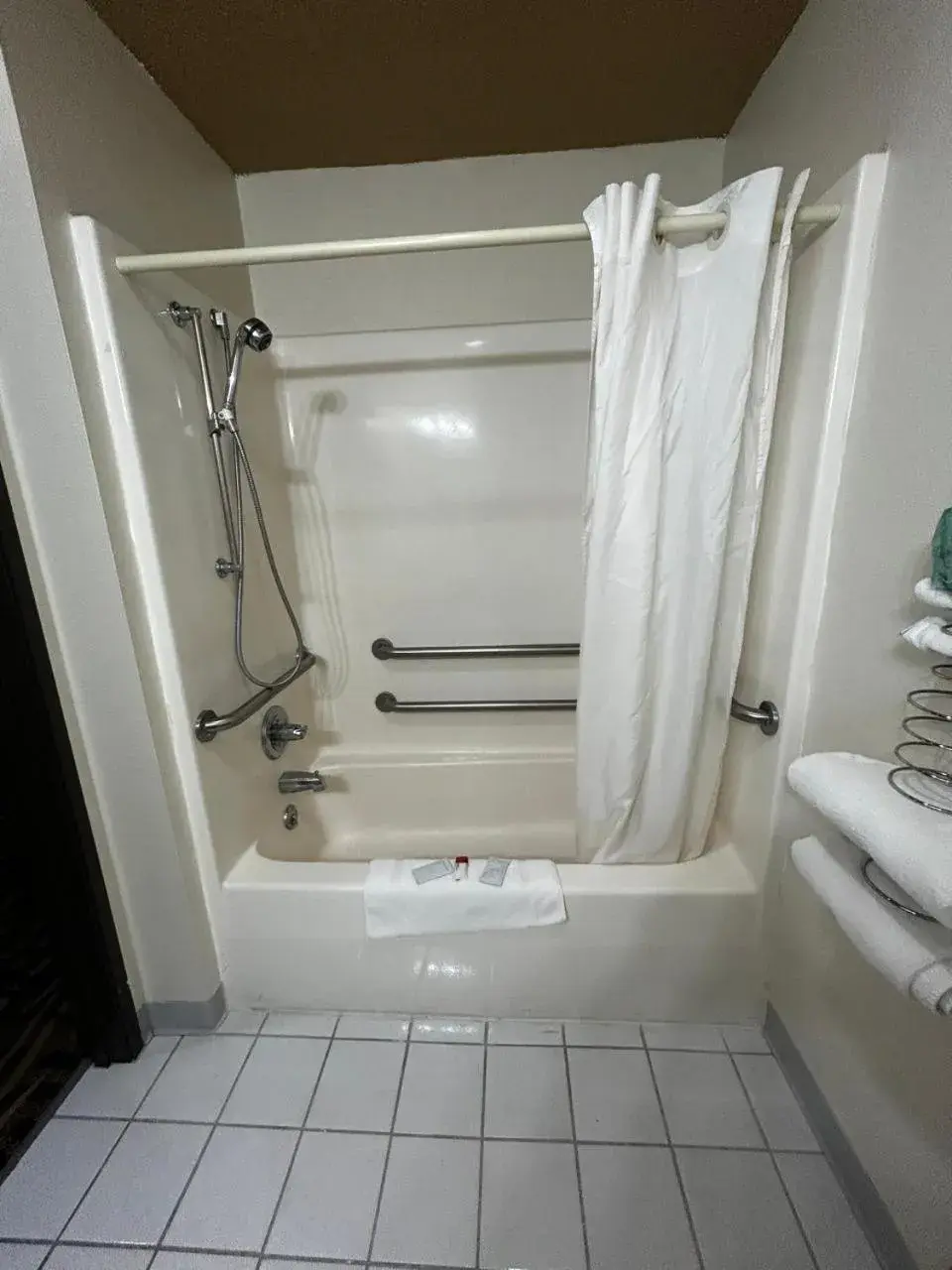 Bathroom in OYO West Point Inn Bathroom in OYO West Point Inn