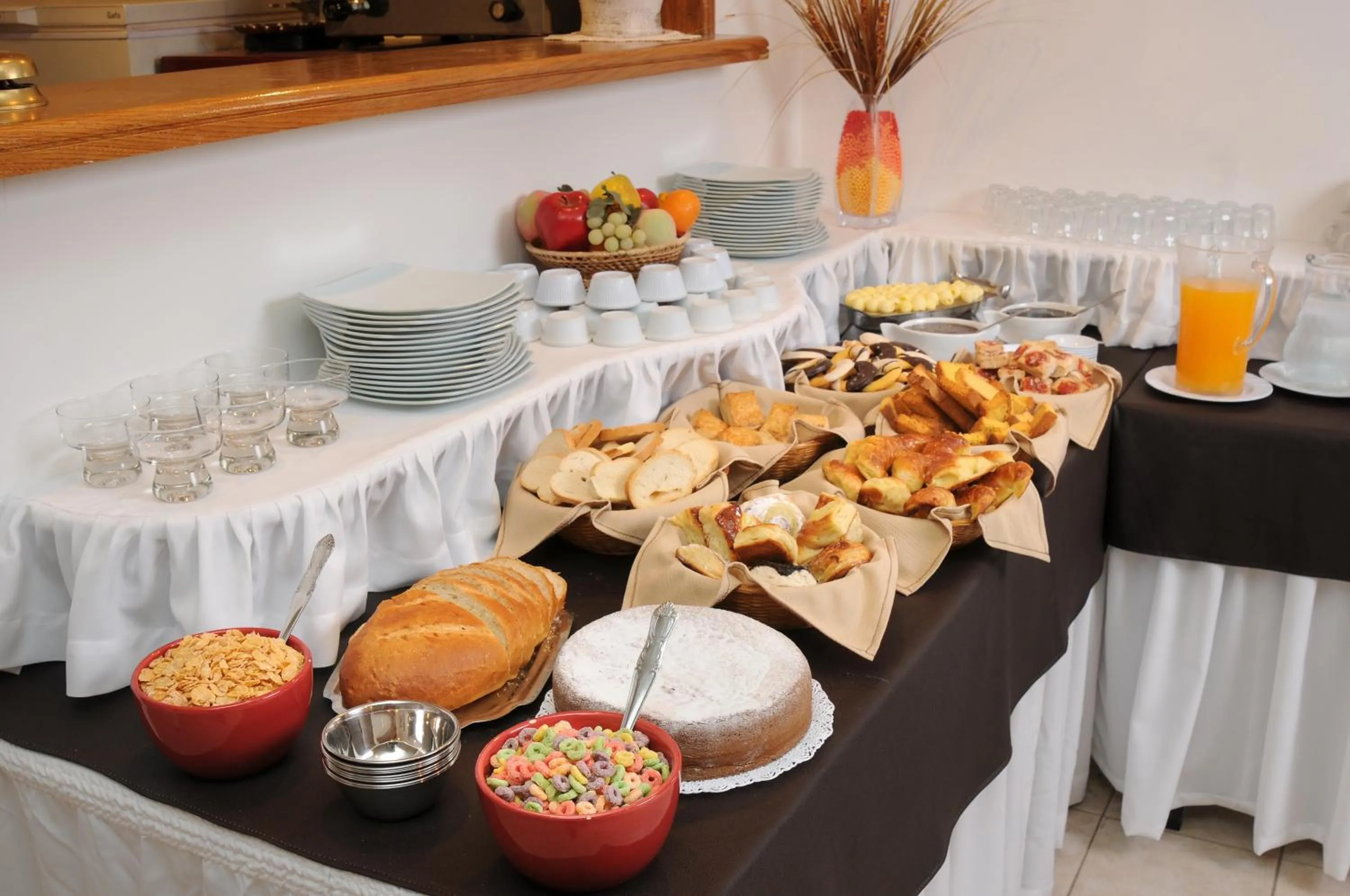 Buffet breakfast in Hotel Salerno