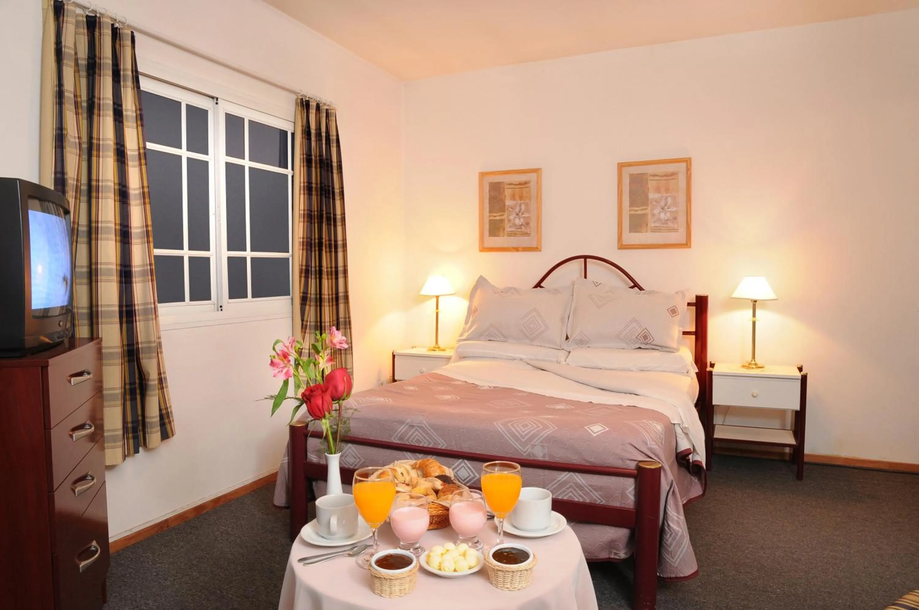 Photo of the whole room, Bed in Hotel Salerno